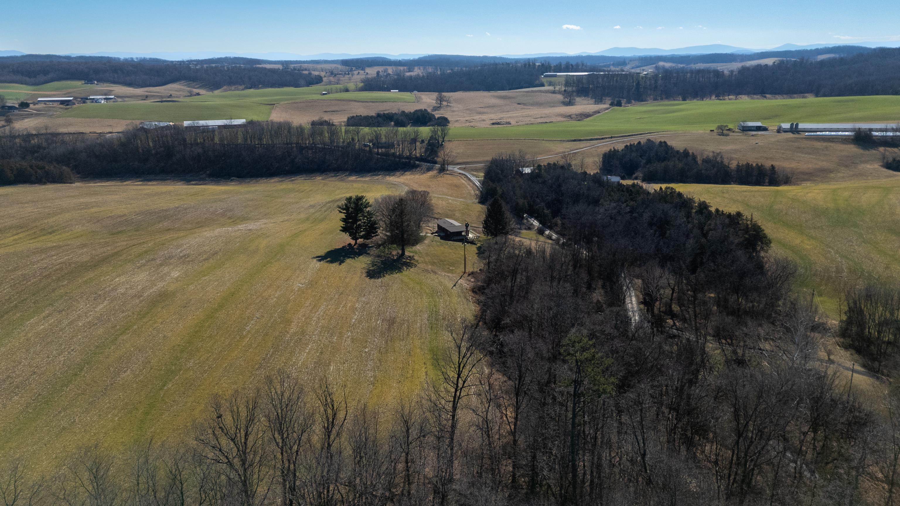 355 FAIRBURN RD, MOUNT SOLON, Virginia 22843, 3 Bedrooms Bedrooms, ,2 BathroomsBathrooms,Residential,355 FAIRBURN RD,673452 MLS # 673452