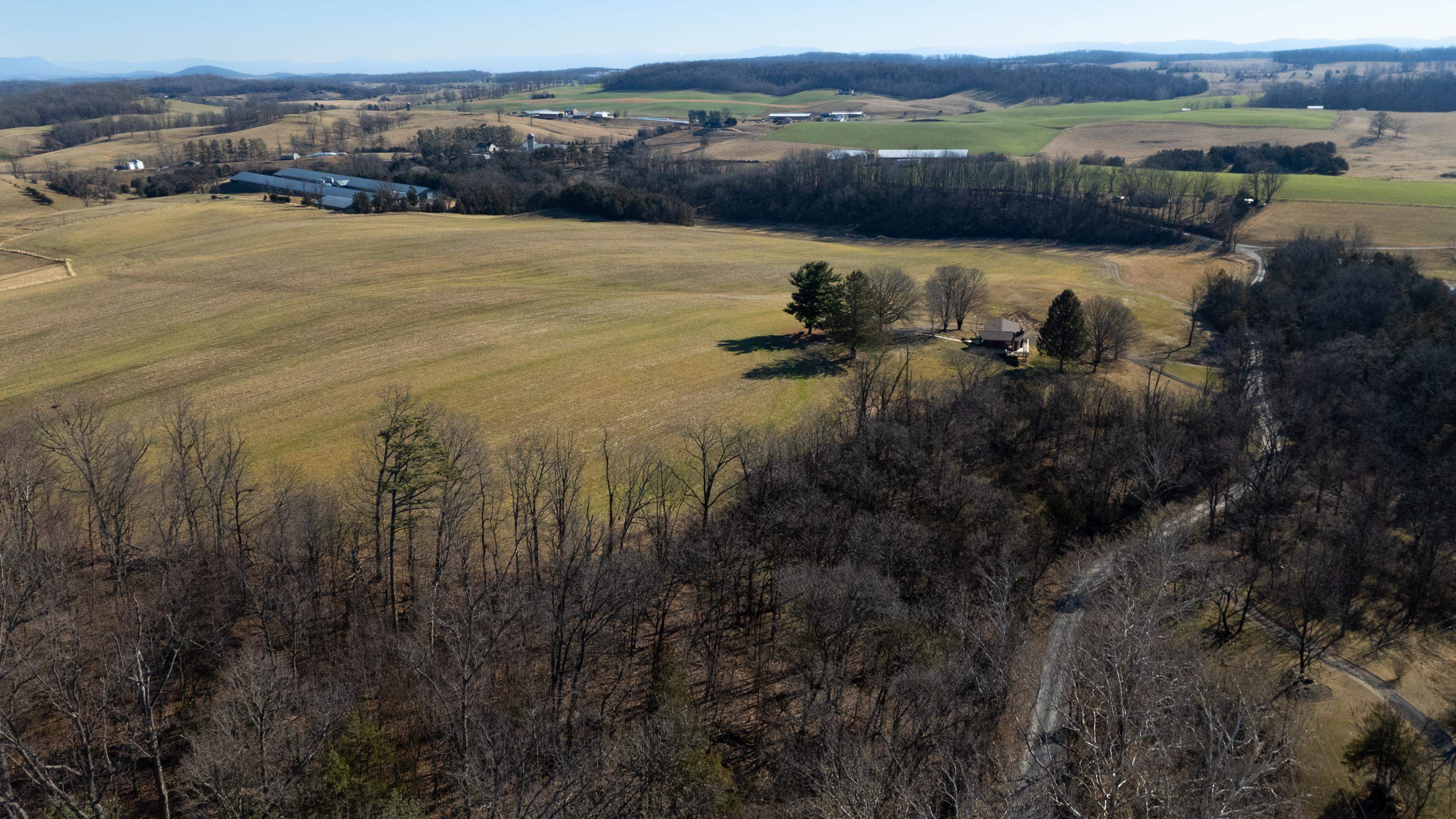 355 FAIRBURN RD, MOUNT SOLON, Virginia 22843, 3 Bedrooms Bedrooms, ,2 BathroomsBathrooms,Residential,355 FAIRBURN RD,673452 MLS # 673452