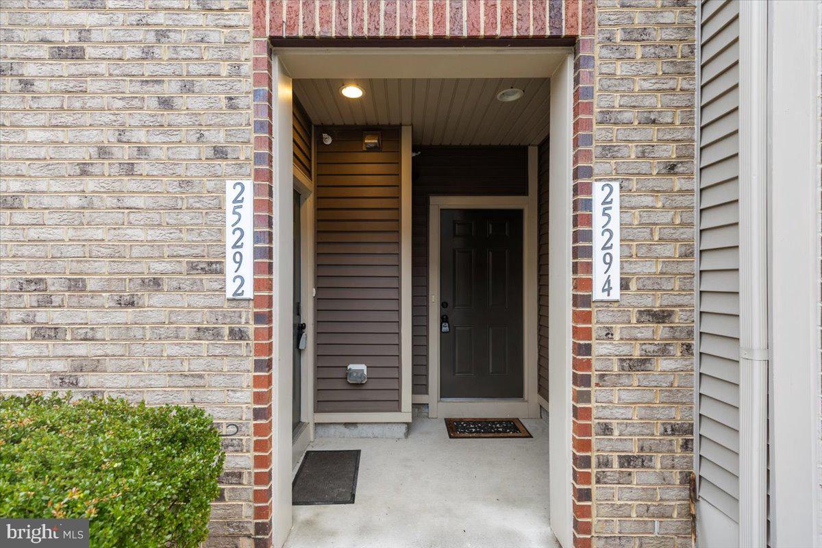 25294 GRAY POPLAR TER, ALDIE, Virginia 20105, 3 Bedrooms Bedrooms, ,2 BathroomsBathrooms,Residential,For sale,25294 GRAY POPLAR TER,VALO2114324 MLS # VALO2114324