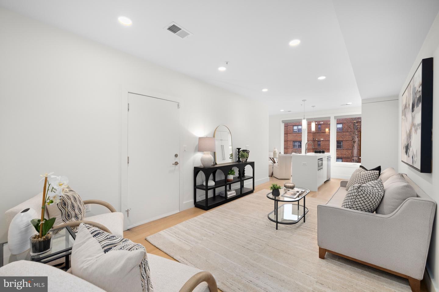 1515 K ST SE #3, WASHINGTON, District Of Columbia 20003, 2 Bedrooms Bedrooms, ,2 BathroomsBathrooms,Residential,For sale,1515 K ST SE #3,DCDC2242862 MLS # DCDC2242862