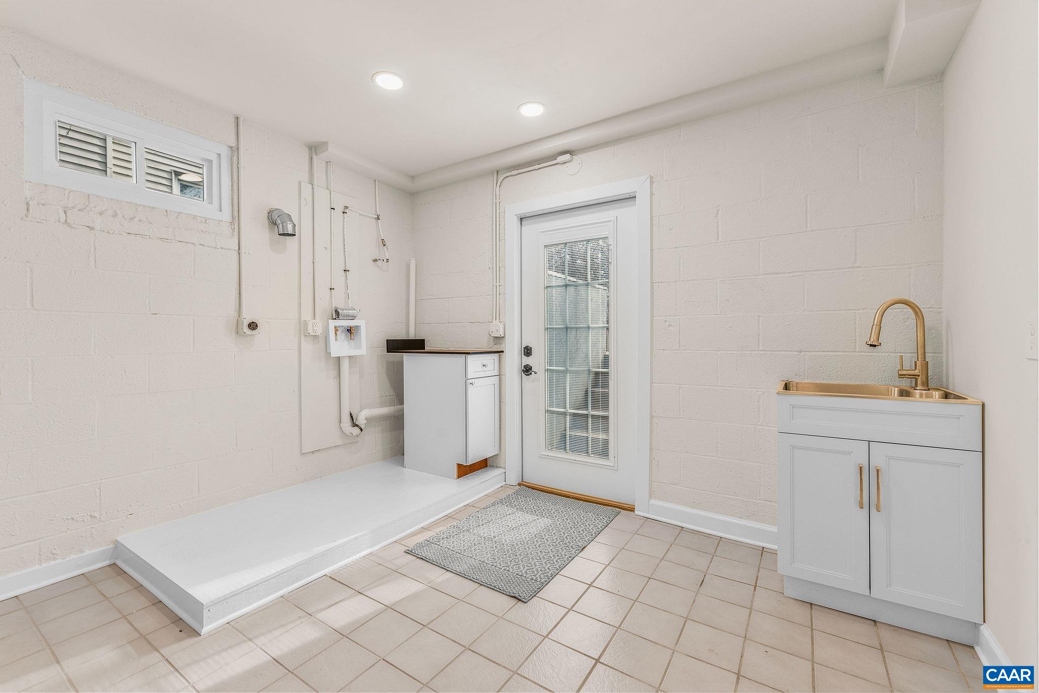 1200 MERIWETHER ST, CHARLOTTESVILLE, Virginia 22902, 2 Bedrooms Bedrooms, ,2 BathroomsBathrooms,Residential,1200 MERIWETHER ST,673457 MLS # 673457