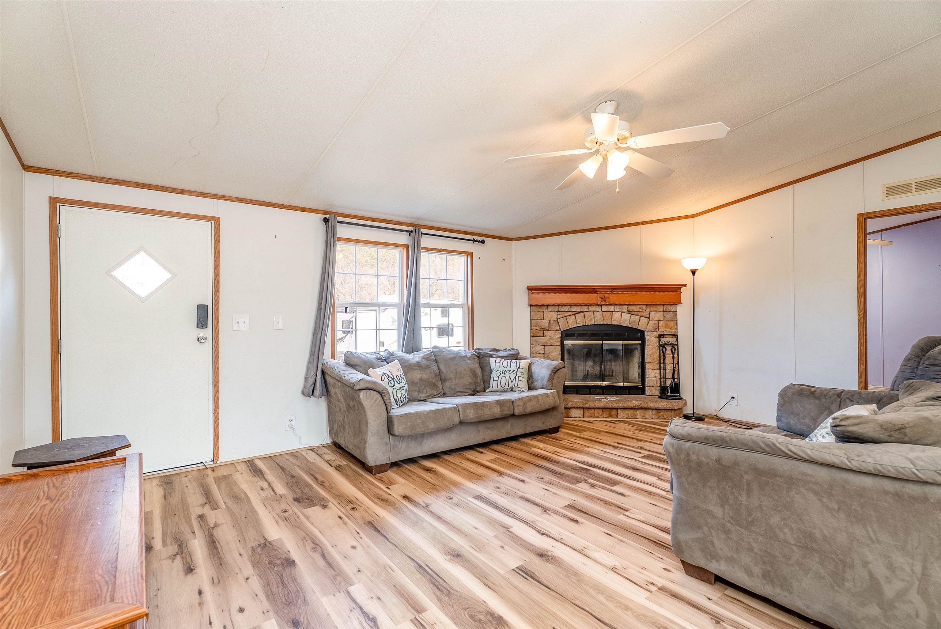 684 JOLLETT RD, ELKTON, Virginia 22827, 3 Bedrooms Bedrooms, ,2 BathroomsBathrooms,Residential,684 JOLLETT RD,673458 MLS # 673458