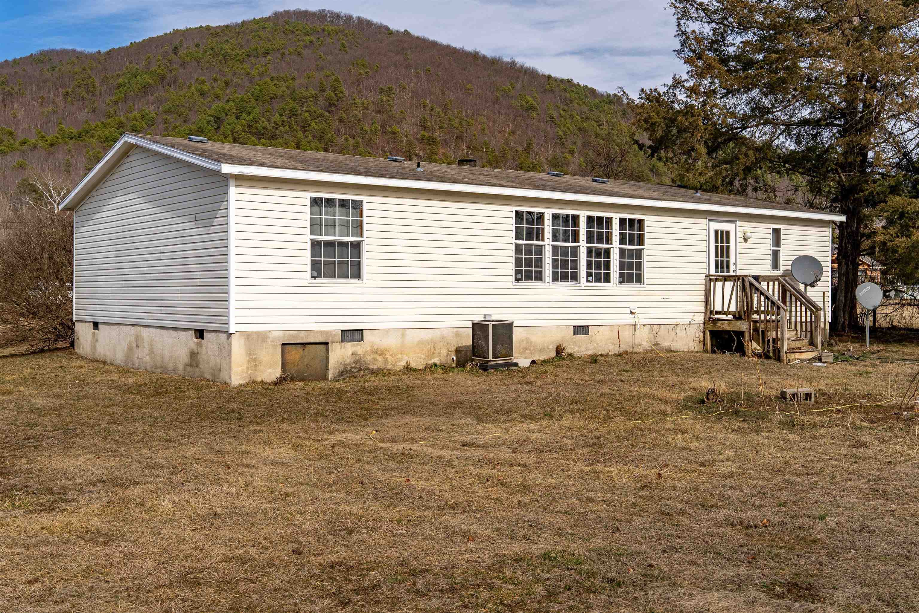 684 JOLLETT RD, ELKTON, Virginia 22827, 3 Bedrooms Bedrooms, ,2 BathroomsBathrooms,Residential,684 JOLLETT RD,673458 MLS # 673458