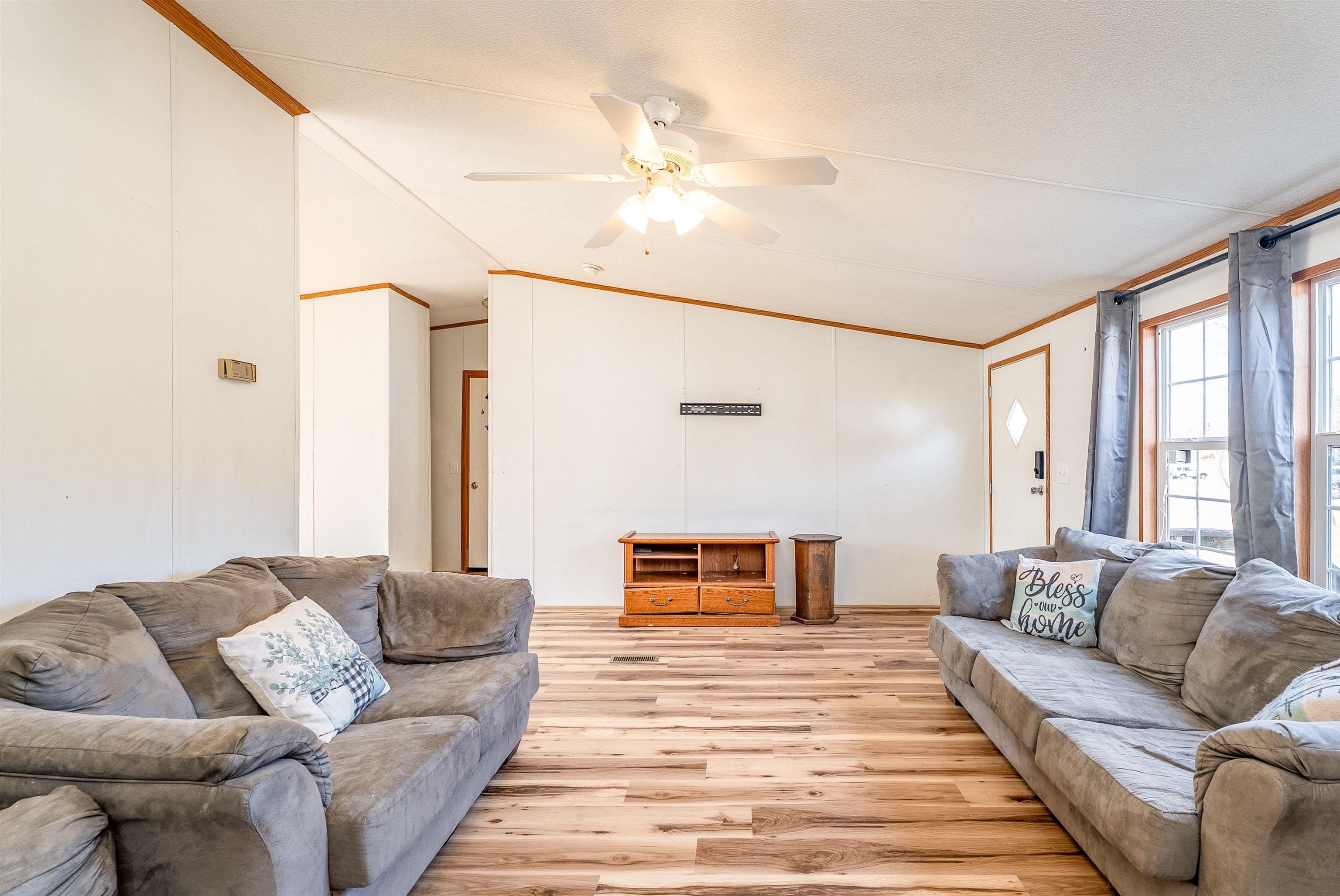 684 JOLLETT RD, ELKTON, Virginia 22827, 3 Bedrooms Bedrooms, ,2 BathroomsBathrooms,Residential,684 JOLLETT RD,673458 MLS # 673458