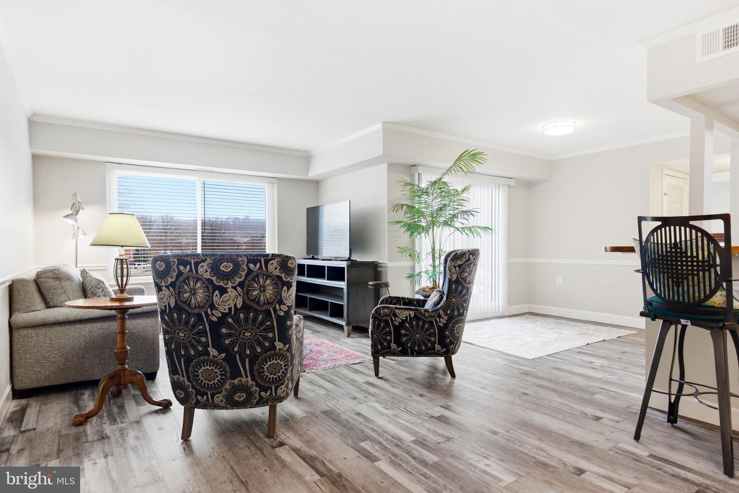 125-M CLUBHOUSE DR SW #UNIT 8, LEESBURG, Virginia 20175, 1 Bedroom Bedrooms, ,1 BathroomBathrooms,Residential,For sale,125-M CLUBHOUSE DR SW #UNIT 8,VALO2114498 MLS # VALO2114498