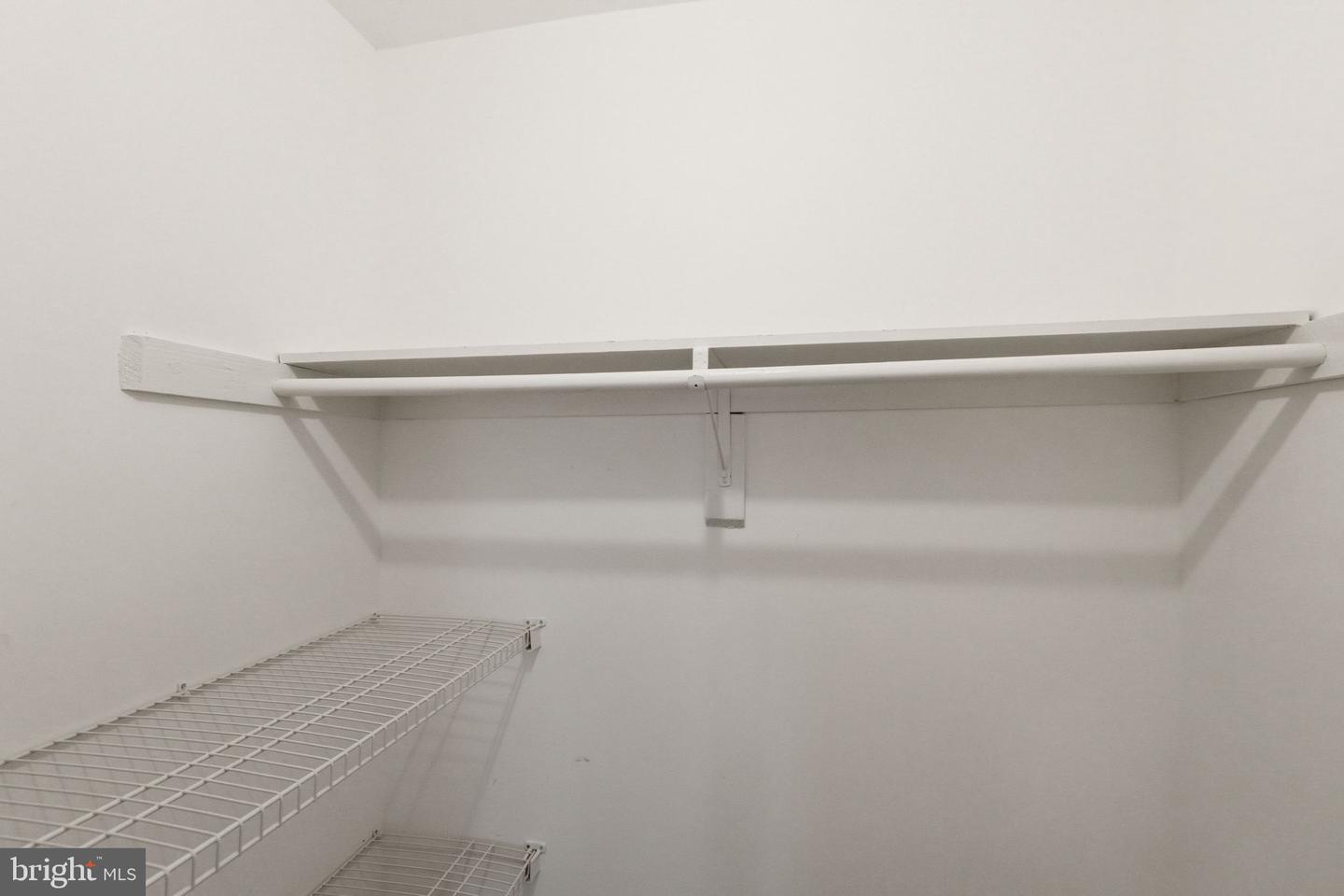 125-M CLUBHOUSE DR SW #UNIT 8, LEESBURG, Virginia 20175, 1 Bedroom Bedrooms, ,1 BathroomBathrooms,Residential,For sale,125-M CLUBHOUSE DR SW #UNIT 8,VALO2114498 MLS # VALO2114498