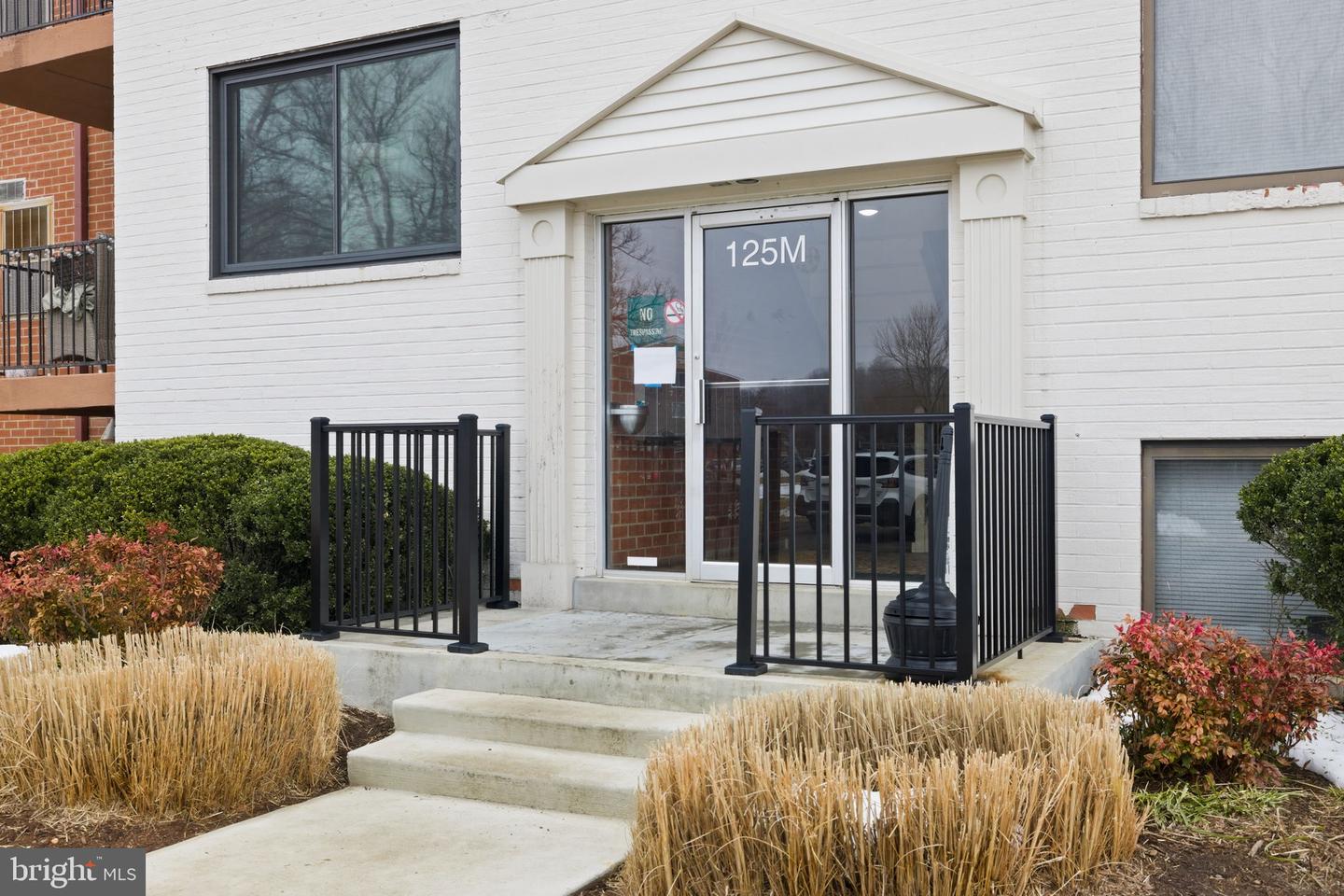 125-M CLUBHOUSE DR SW #UNIT 8, LEESBURG, Virginia 20175, 1 Bedroom Bedrooms, ,1 BathroomBathrooms,Residential,For sale,125-M CLUBHOUSE DR SW #UNIT 8,VALO2114498 MLS # VALO2114498