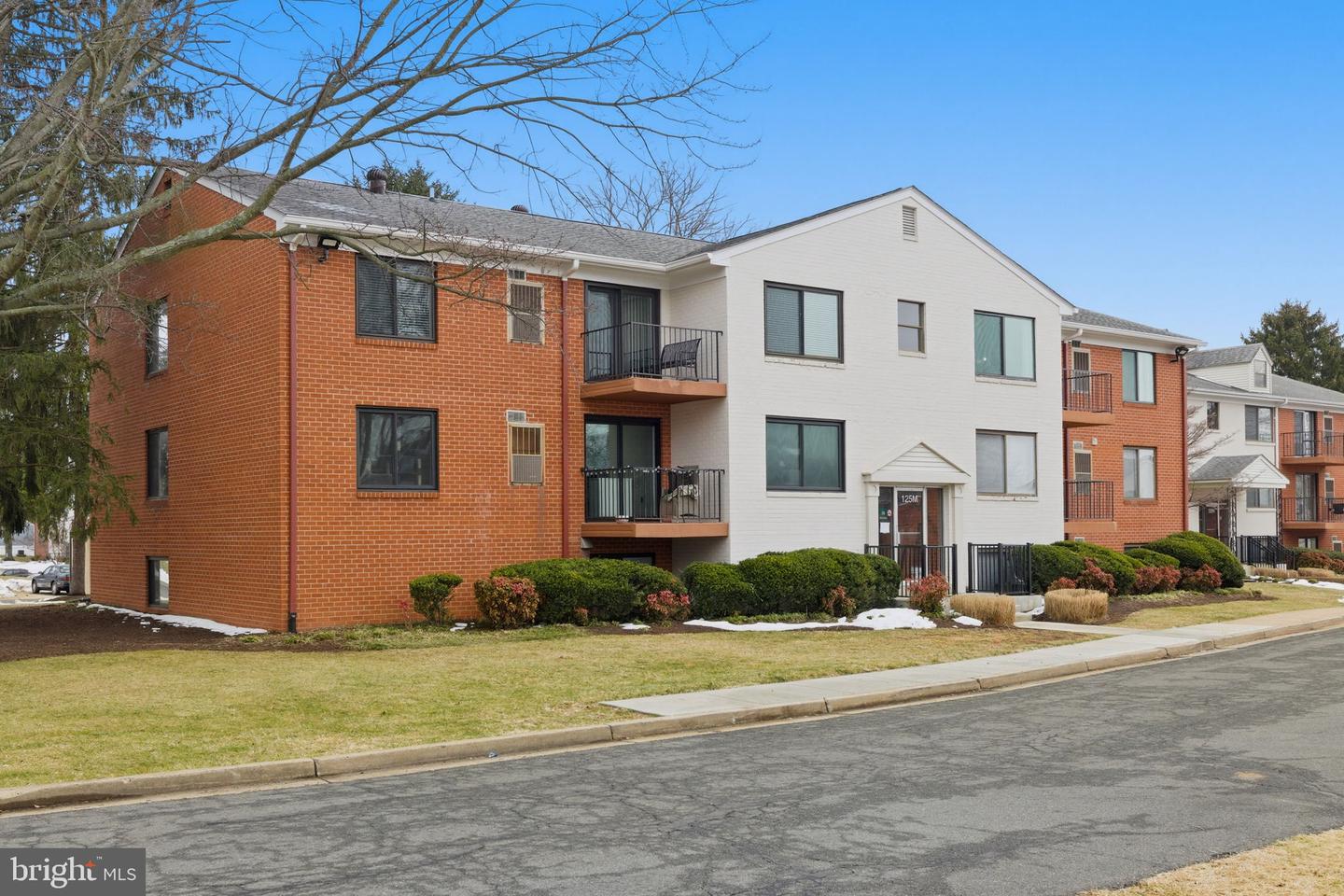 125-M CLUBHOUSE DR SW #UNIT 8, LEESBURG, Virginia 20175, 1 Bedroom Bedrooms, ,1 BathroomBathrooms,Residential,For sale,125-M CLUBHOUSE DR SW #UNIT 8,VALO2114498 MLS # VALO2114498