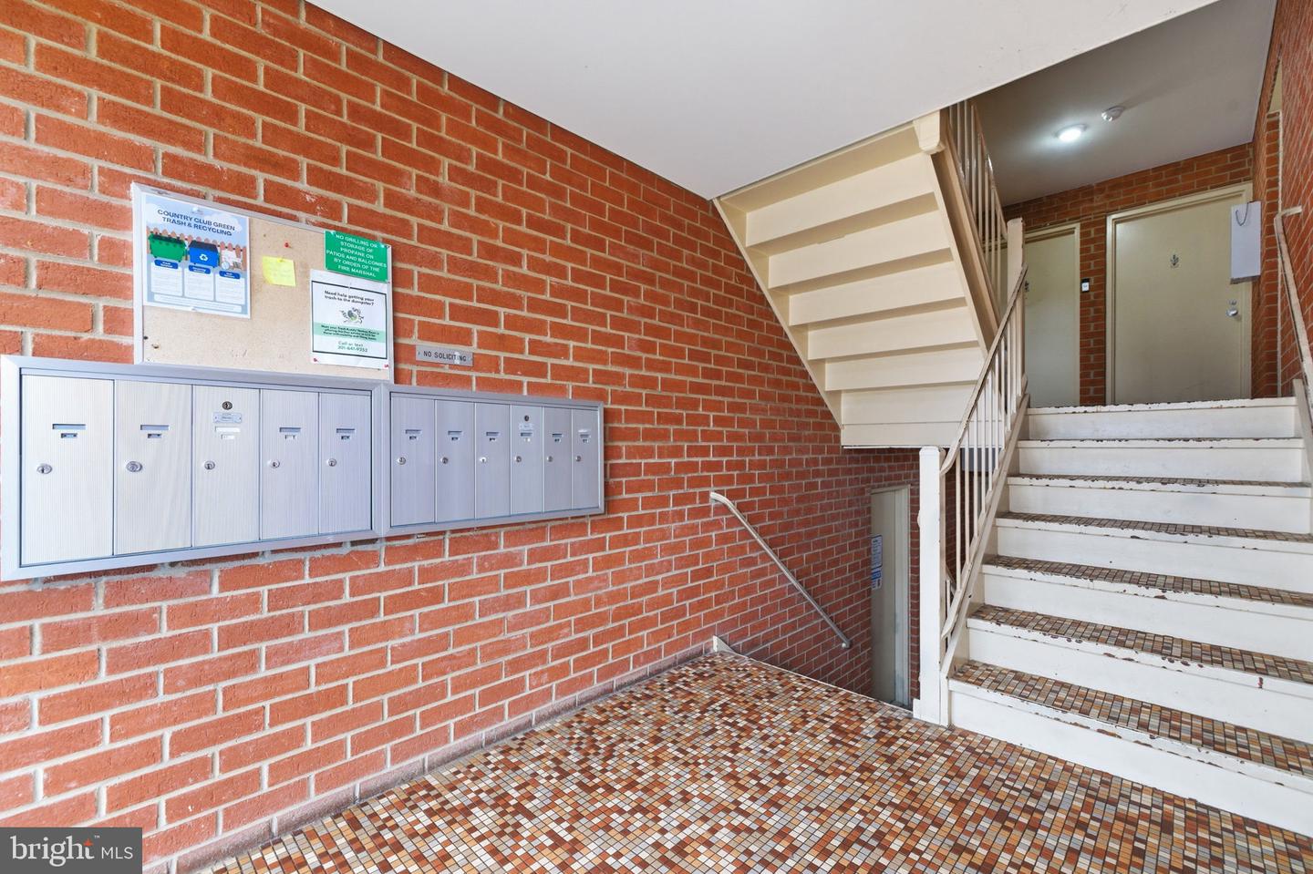 125-M CLUBHOUSE DR SW #UNIT 8, LEESBURG, Virginia 20175, 1 Bedroom Bedrooms, ,1 BathroomBathrooms,Residential,For sale,125-M CLUBHOUSE DR SW #UNIT 8,VALO2114498 MLS # VALO2114498