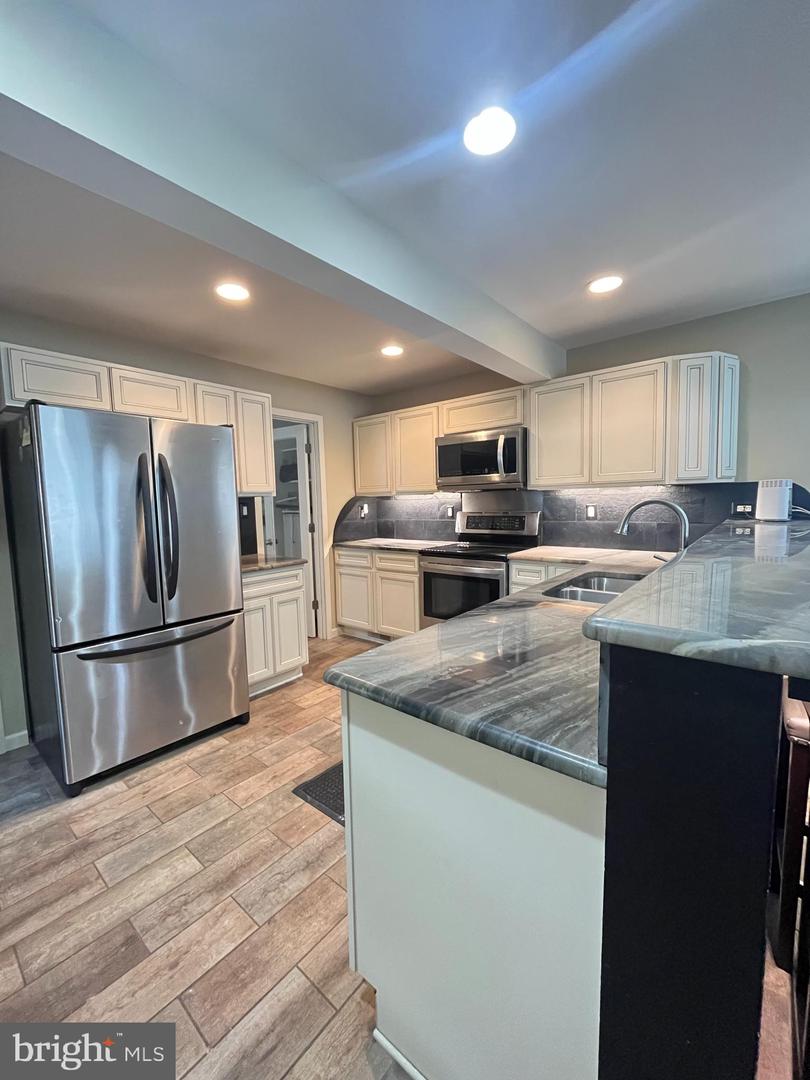 1205 HOLLY ST, FREDERICKSBURG, Virginia 22405, 3 Bedrooms Bedrooms, ,2 BathroomsBathrooms,Residential,For sale,1205 HOLLY ST,VAST2045478 MLS # VAST2045478