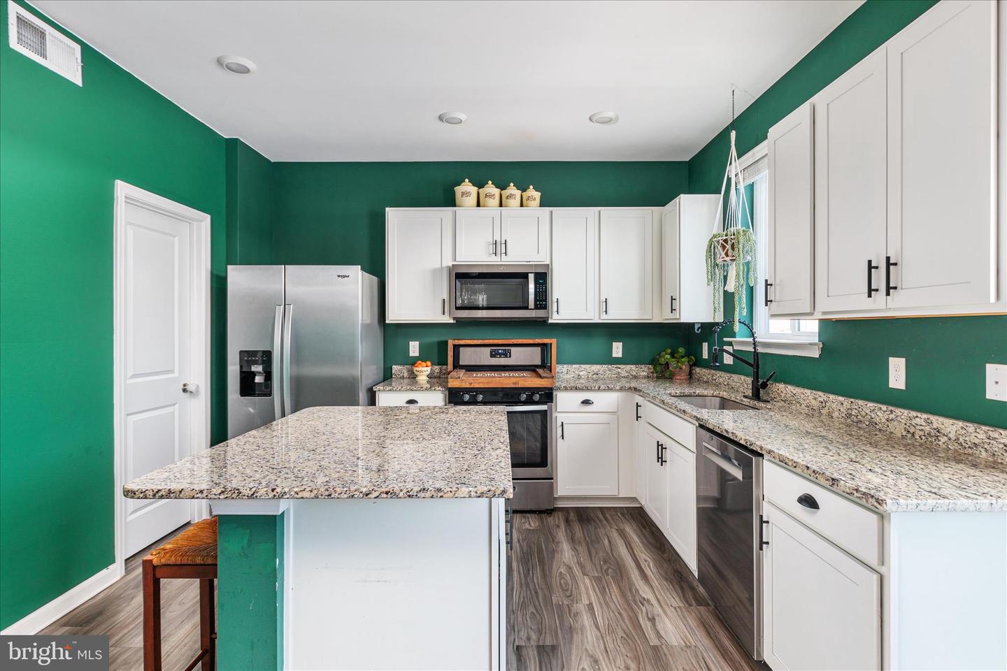 500 WEEKS CT, BERRYVILLE, Virginia 22611, 3 Bedrooms Bedrooms, ,2 BathroomsBathrooms,Residential,For sale,500 WEEKS CT,VACL2006480 MLS # VACL2006480