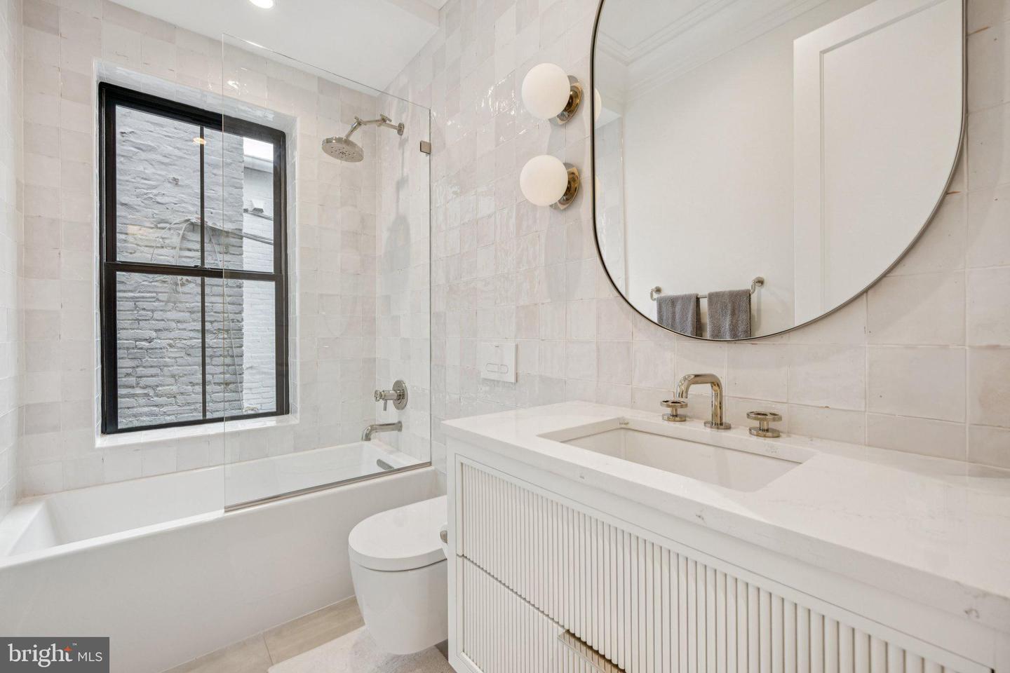 635 MARYLAND AVE NE, WASHINGTON, District Of Columbia 20002, 5 Bedrooms Bedrooms, 10 Rooms Rooms,4 BathroomsBathrooms,Residential,For sale,635 MARYLAND AVE NE,DCDC2243592 MLS # DCDC2243592