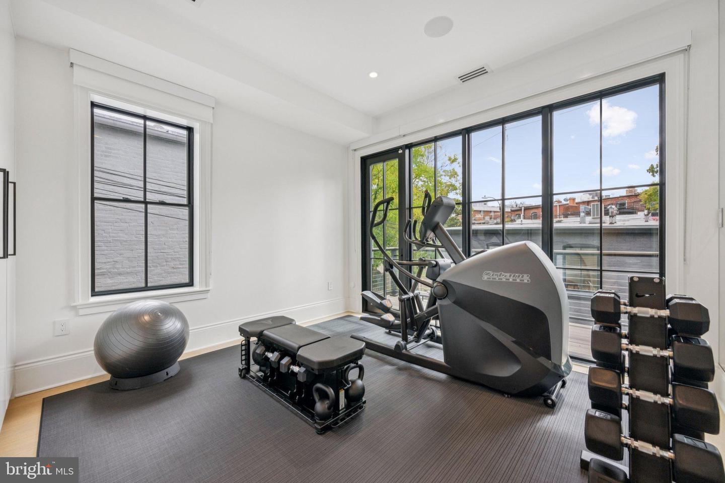 635 MARYLAND AVE NE, WASHINGTON, District Of Columbia 20002, 5 Bedrooms Bedrooms, 10 Rooms Rooms,4 BathroomsBathrooms,Residential,For sale,635 MARYLAND AVE NE,DCDC2243592 MLS # DCDC2243592