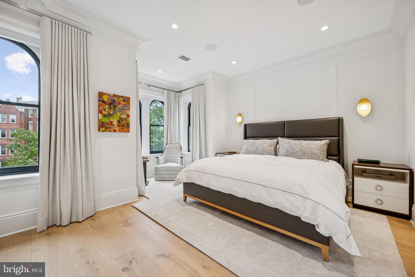 635 MARYLAND AVE NE, WASHINGTON, District Of Columbia 20002, 5 Bedrooms Bedrooms, 10 Rooms Rooms,4 BathroomsBathrooms,Residential,For sale,635 MARYLAND AVE NE,DCDC2243592 MLS # DCDC2243592