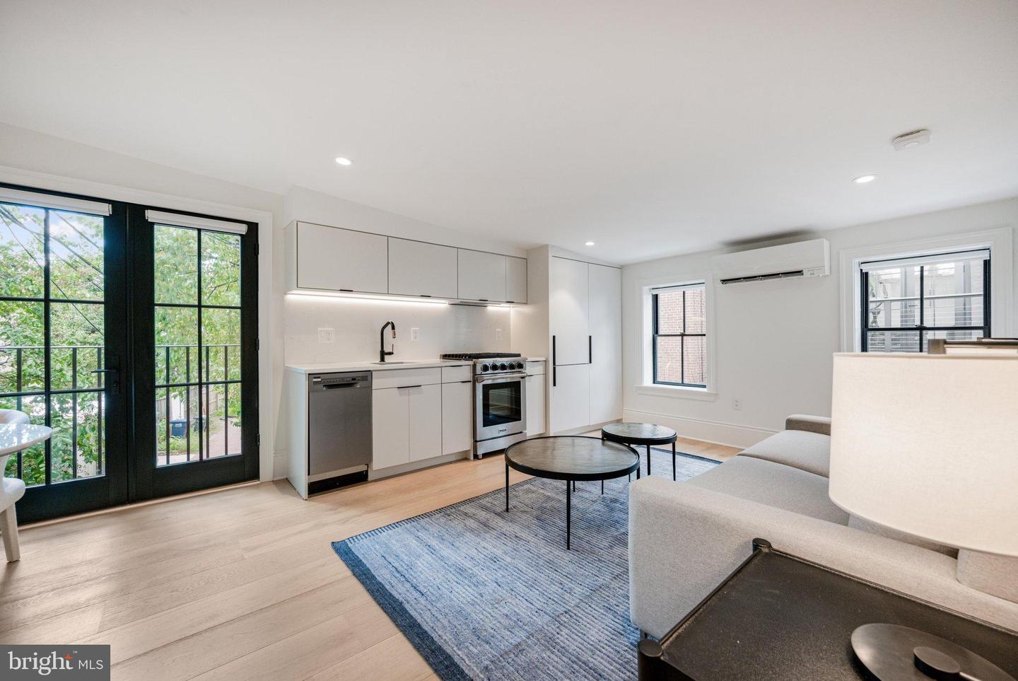 635 MARYLAND AVE NE, WASHINGTON, District Of Columbia 20002, 5 Bedrooms Bedrooms, 10 Rooms Rooms,4 BathroomsBathrooms,Residential,For sale,635 MARYLAND AVE NE,DCDC2243592 MLS # DCDC2243592