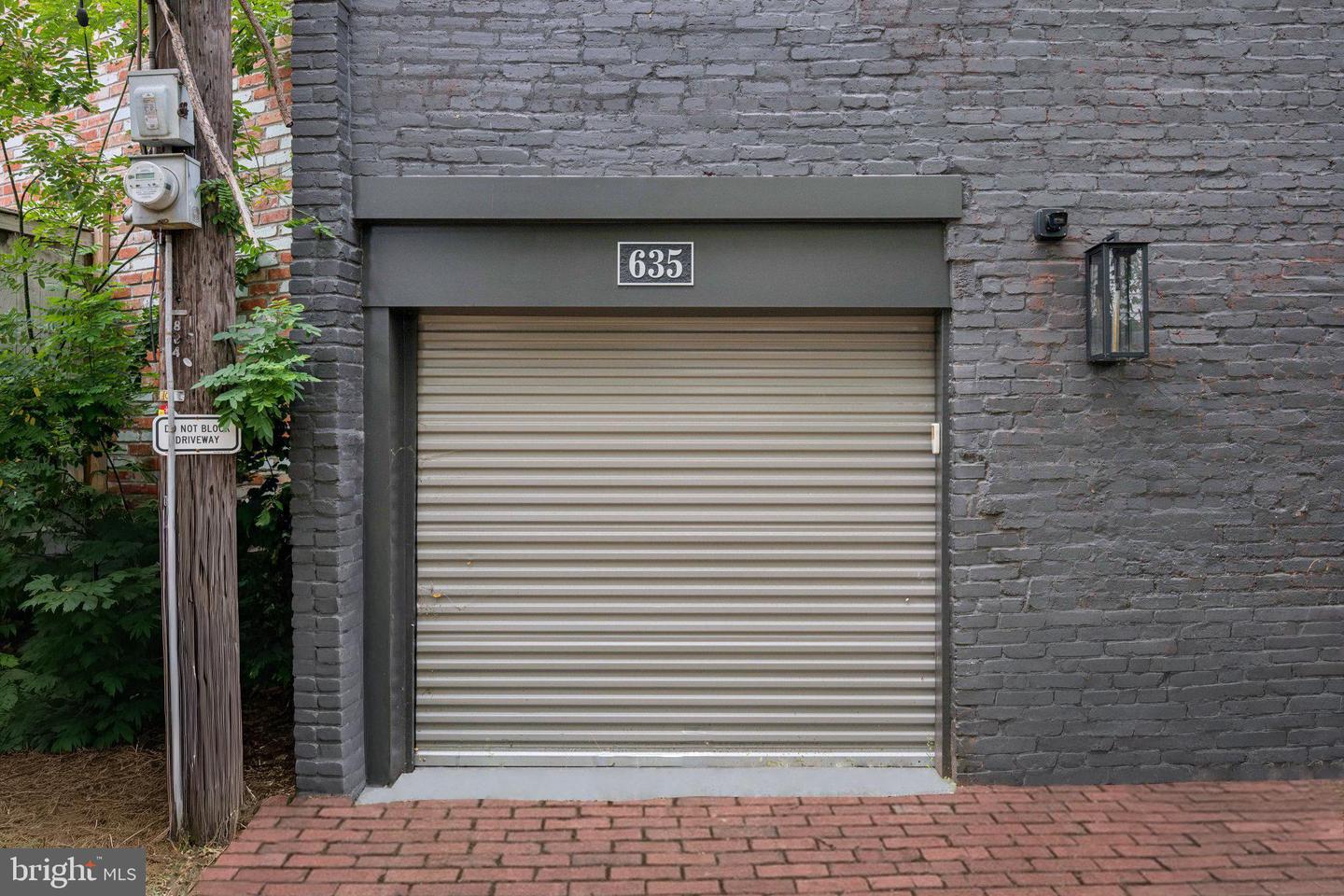 635 MARYLAND AVE NE, WASHINGTON, District Of Columbia 20002, 5 Bedrooms Bedrooms, 10 Rooms Rooms,4 BathroomsBathrooms,Residential,For sale,635 MARYLAND AVE NE,DCDC2243592 MLS # DCDC2243592