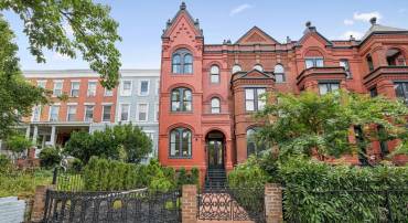 635 MARYLAND AVE NE, WASHINGTON, District Of Columbia 20002, 5 Bedrooms Bedrooms, 10 Rooms Rooms,4 BathroomsBathrooms,Residential,For sale,635 MARYLAND AVE NE,DCDC2243592 MLS # DCDC2243592