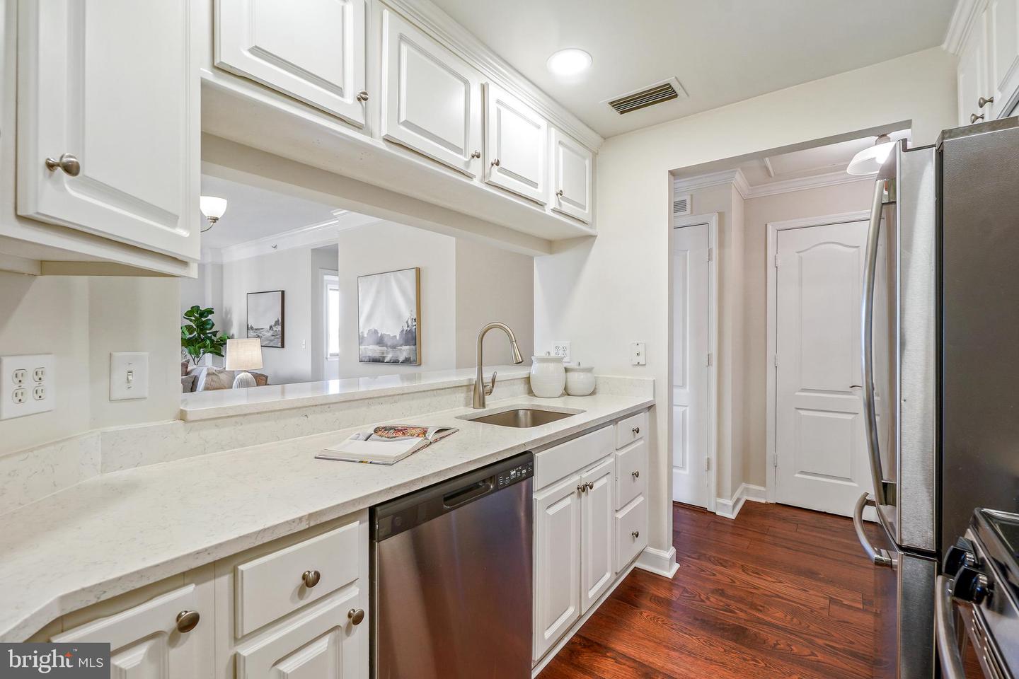 901 N MONROE ST #1003, ARLINGTON, Virginia 22201, 2 Bedrooms Bedrooms, ,2 BathroomsBathrooms,Residential,For sale,901 N MONROE ST #1003,VAAR2068374 MLS # VAAR2068374