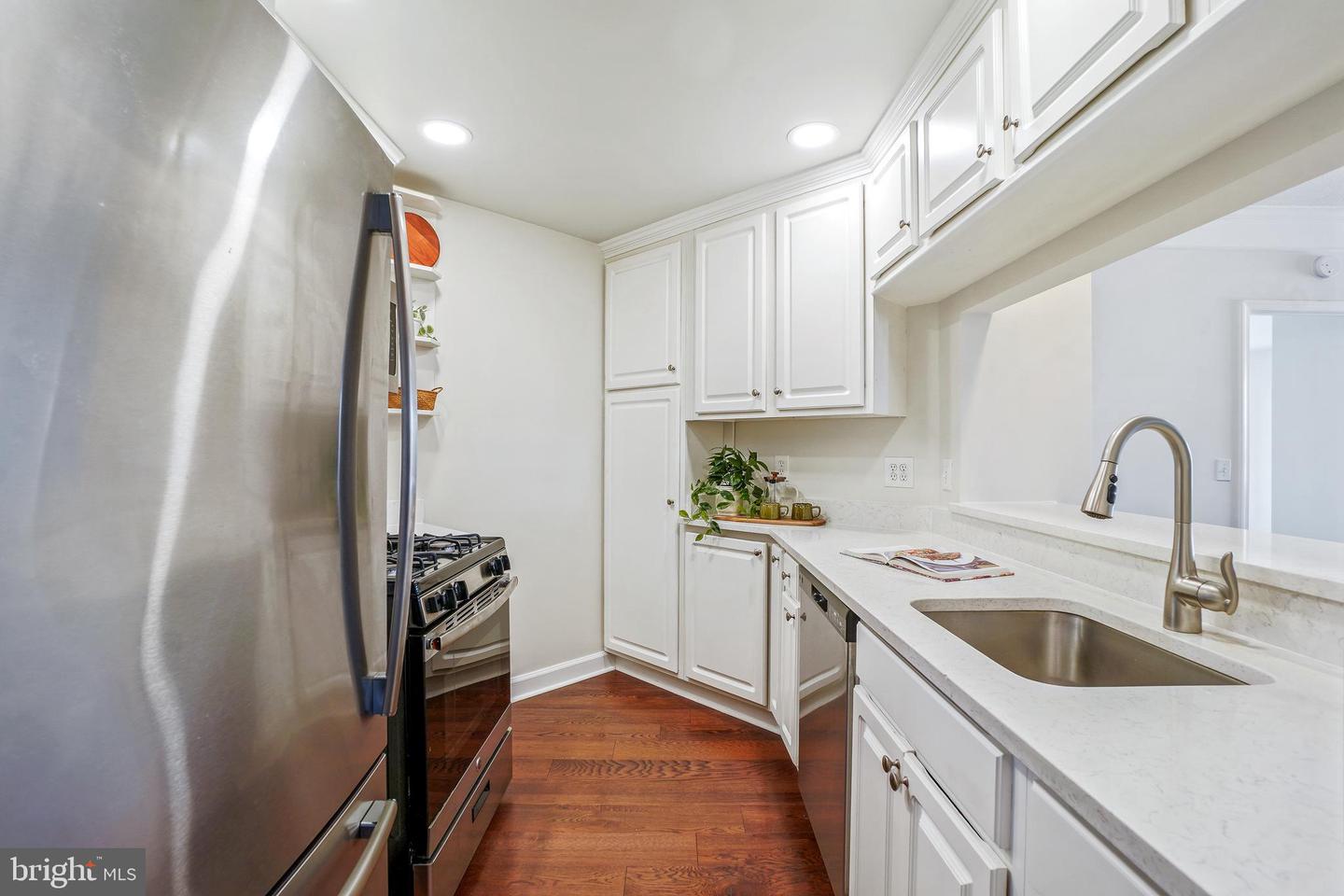 901 N MONROE ST #1003, ARLINGTON, Virginia 22201, 2 Bedrooms Bedrooms, ,2 BathroomsBathrooms,Residential,For sale,901 N MONROE ST #1003,VAAR2068374 MLS # VAAR2068374