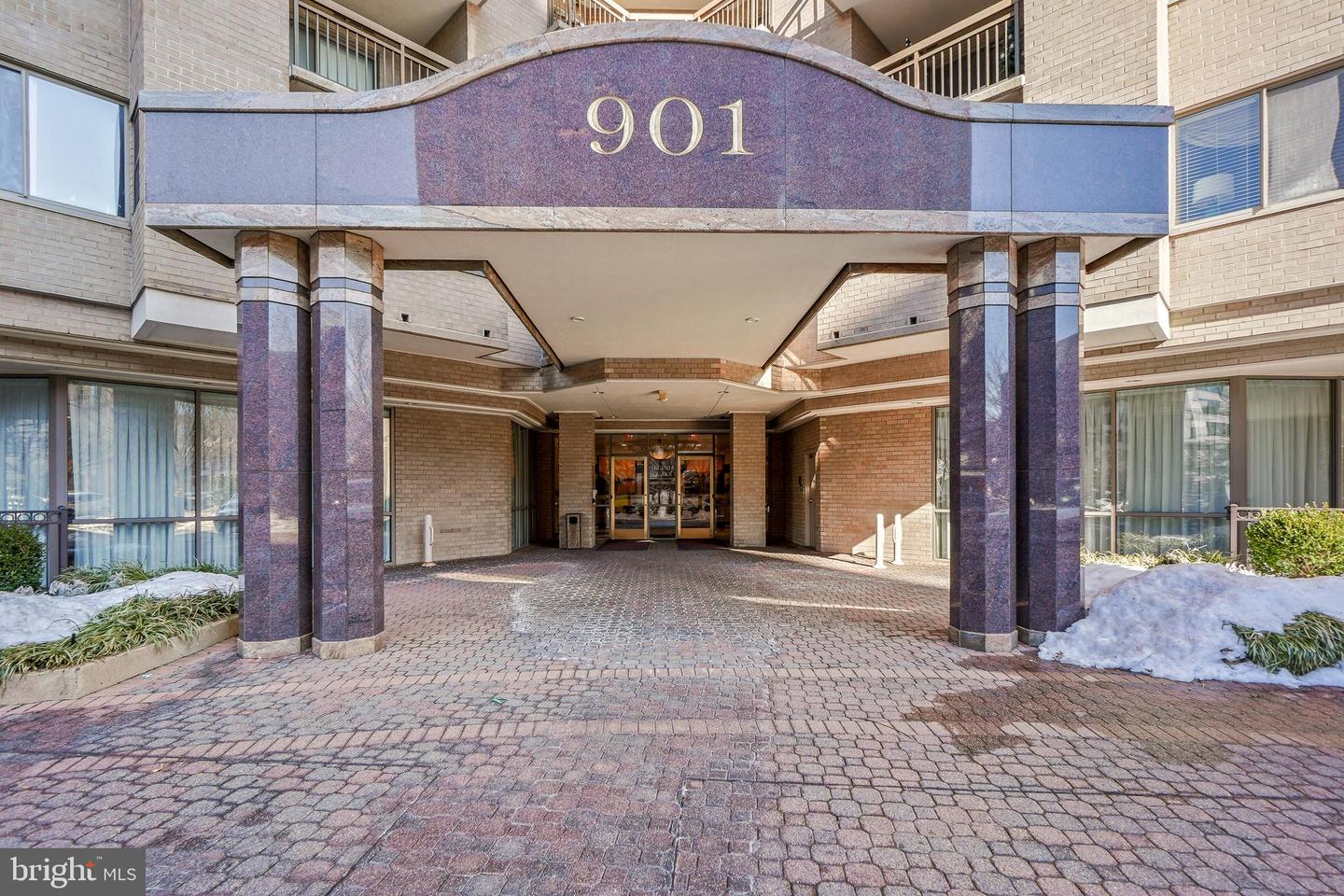 901 N MONROE ST #1003, ARLINGTON, Virginia 22201, 2 Bedrooms Bedrooms, ,2 BathroomsBathrooms,Residential,For sale,901 N MONROE ST #1003,VAAR2068374 MLS # VAAR2068374