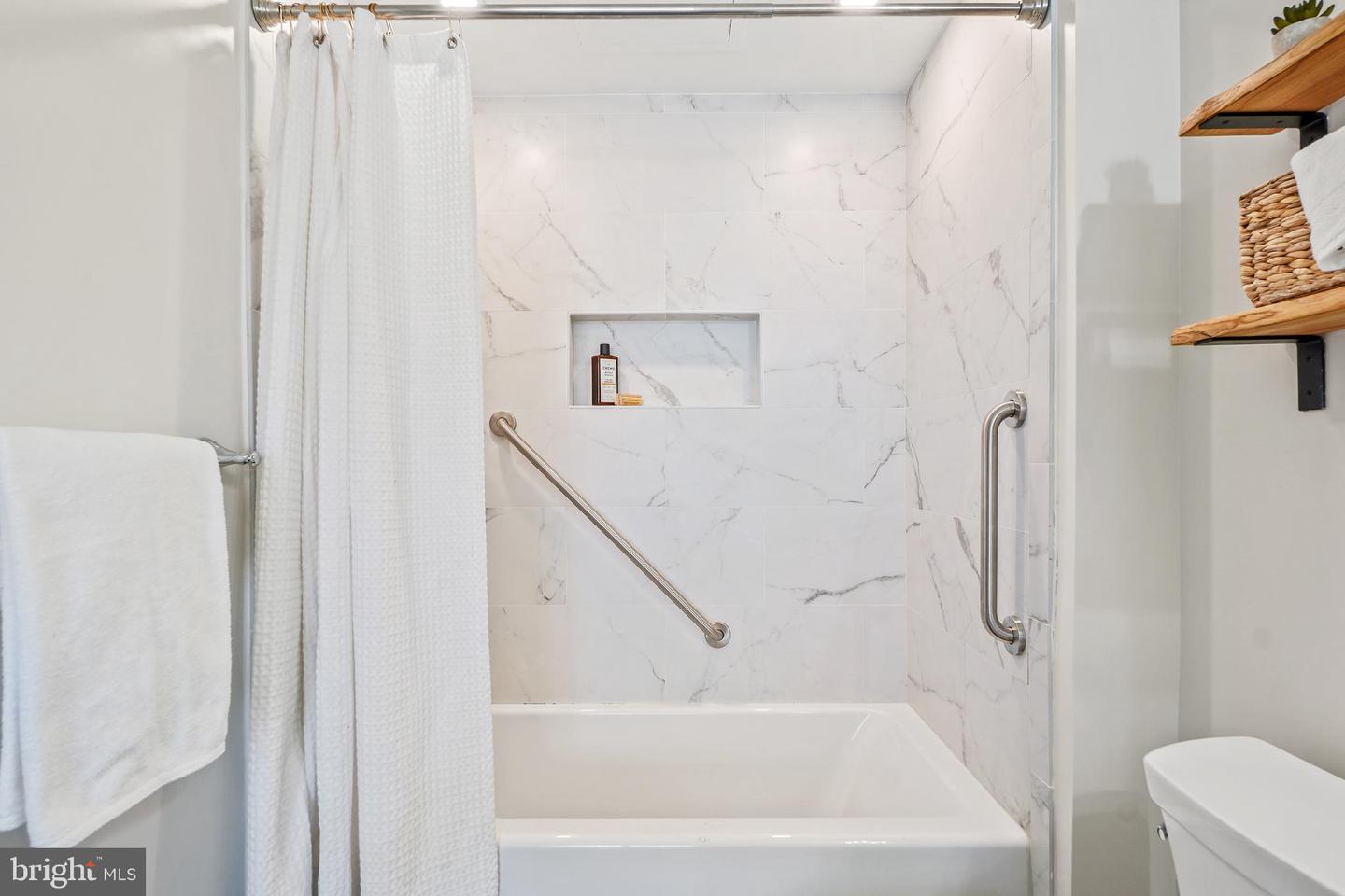 901 N MONROE ST #1003, ARLINGTON, Virginia 22201, 2 Bedrooms Bedrooms, ,2 BathroomsBathrooms,Residential,For sale,901 N MONROE ST #1003,VAAR2068374 MLS # VAAR2068374