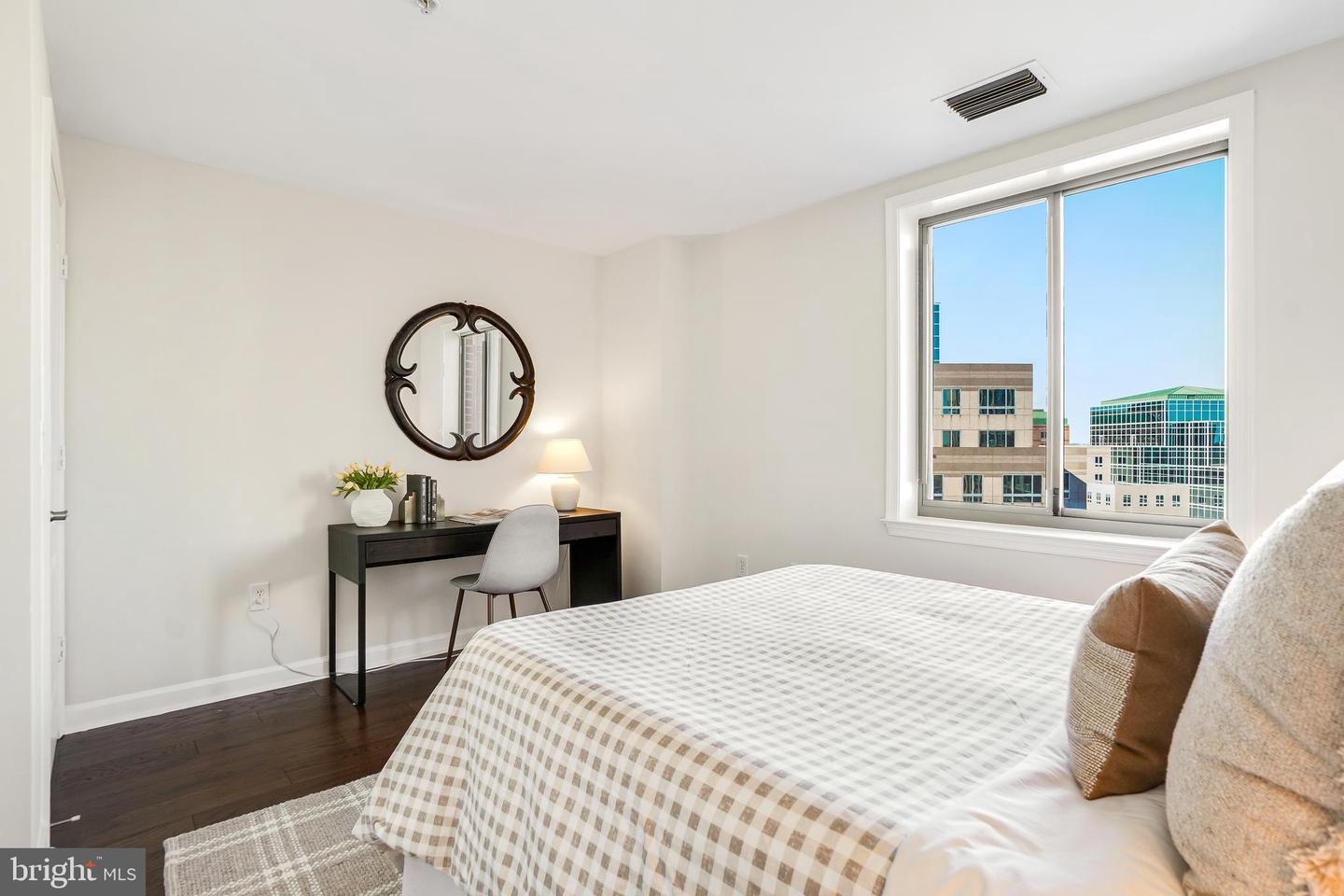 901 N MONROE ST #1003, ARLINGTON, Virginia 22201, 2 Bedrooms Bedrooms, ,2 BathroomsBathrooms,Residential,For sale,901 N MONROE ST #1003,VAAR2068374 MLS # VAAR2068374