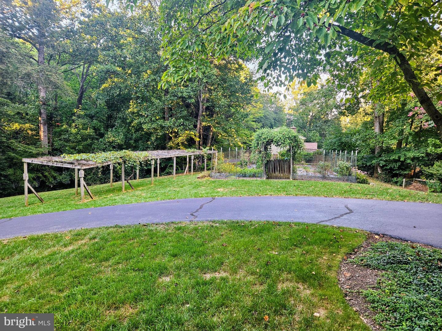 10111 EVANS FORD RD, MANASSAS, Virginia 20111, 4 Bedrooms Bedrooms, ,3 BathroomsBathrooms,Residential,For sale,10111 EVANS FORD RD,VAPW2111852 MLS # VAPW2111852