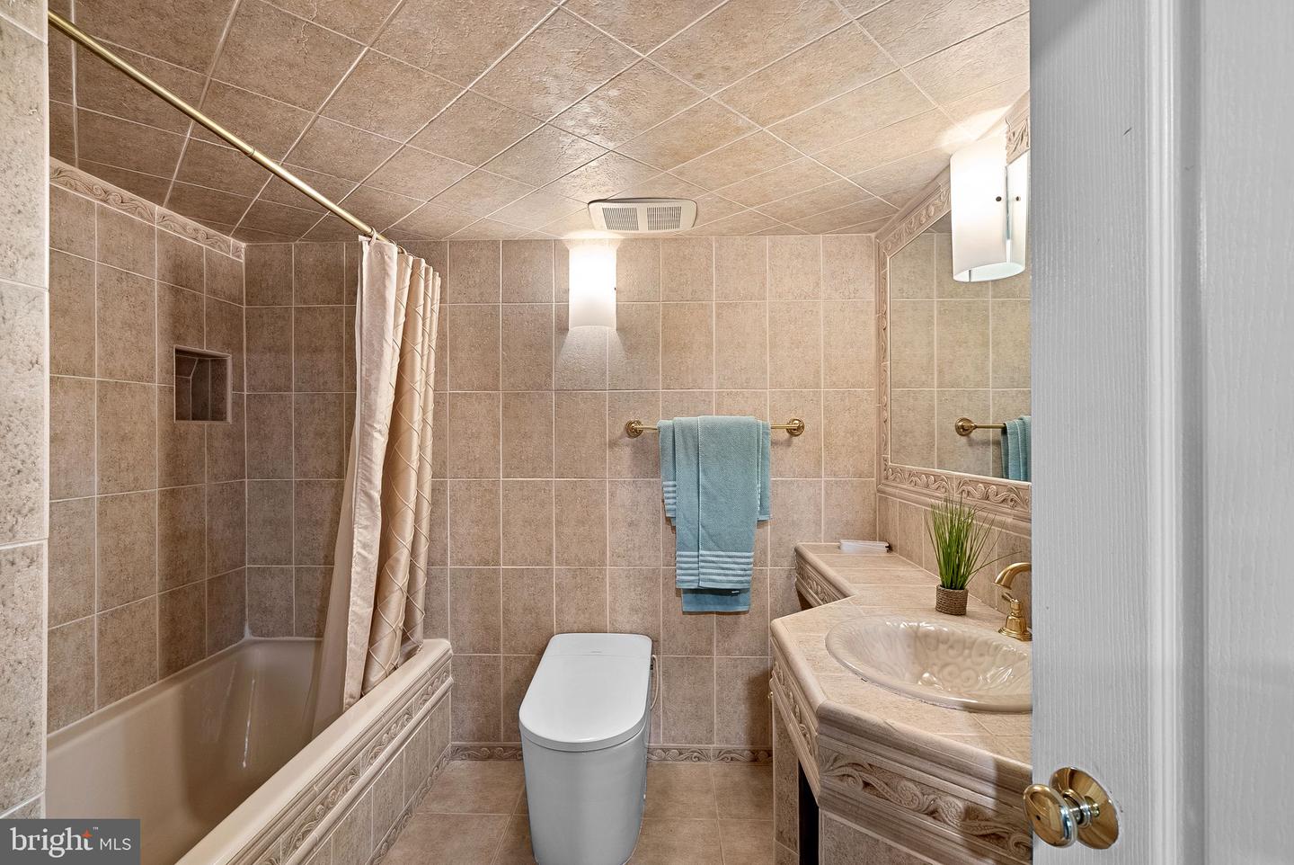 10317 BRITTENFORD DR, VIENNA, Virginia 22182, 6 Bedrooms Bedrooms, ,5 BathroomsBathrooms,Residential,For sale,10317 BRITTENFORD DR,VAFX2289136 MLS # VAFX2289136 10317 BRITTENFORD DR, VIENNA, Virginia 22182, 6 Bedrooms Bedrooms, ,5 BathroomsBathrooms,Residential,For sale,10317 BRITTENFORD DR,VAFX2289136 MLS # VAFX2289136