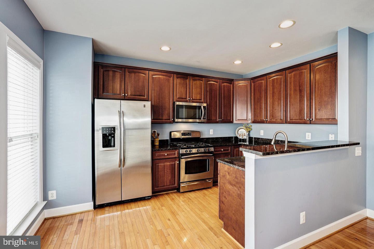 2411 HUNTINGTON PARK DR, ALEXANDRIA, Virginia 22303, 4 Bedrooms Bedrooms, ,3 BathroomsBathrooms,Residential,For sale,2411 HUNTINGTON PARK DR,VAFX2289172 MLS # VAFX2289172