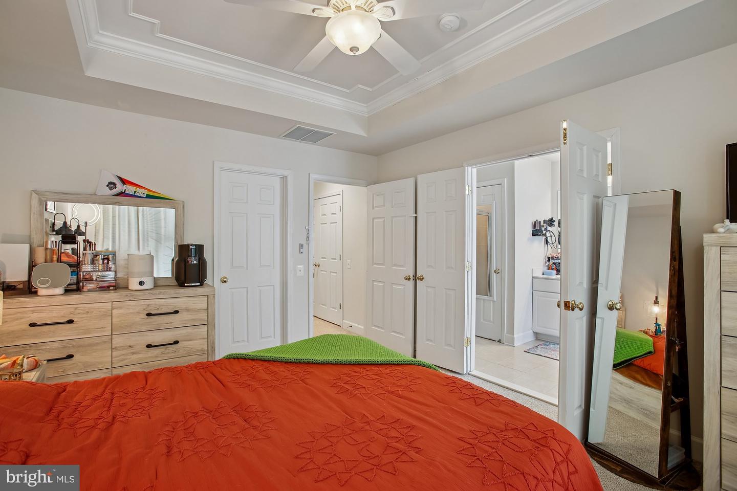 2411 HUNTINGTON PARK DR, ALEXANDRIA, Virginia 22303, 4 Bedrooms Bedrooms, ,3 BathroomsBathrooms,Residential,For sale,2411 HUNTINGTON PARK DR,VAFX2289172 MLS # VAFX2289172