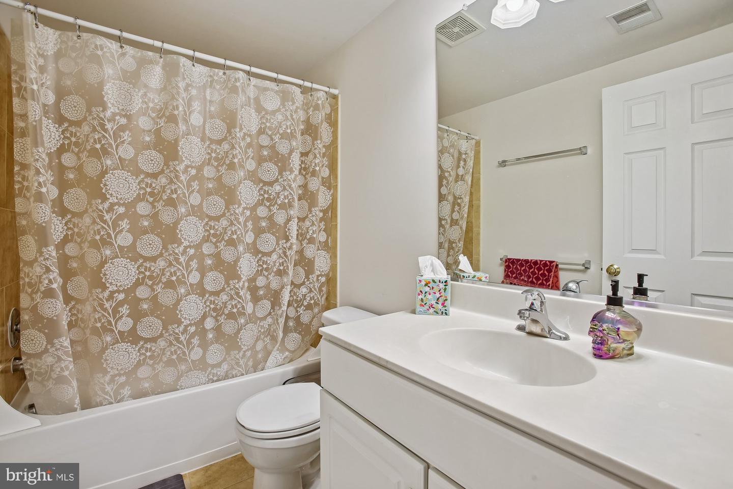 2411 HUNTINGTON PARK DR, ALEXANDRIA, Virginia 22303, 4 Bedrooms Bedrooms, ,3 BathroomsBathrooms,Residential,For sale,2411 HUNTINGTON PARK DR,VAFX2289172 MLS # VAFX2289172