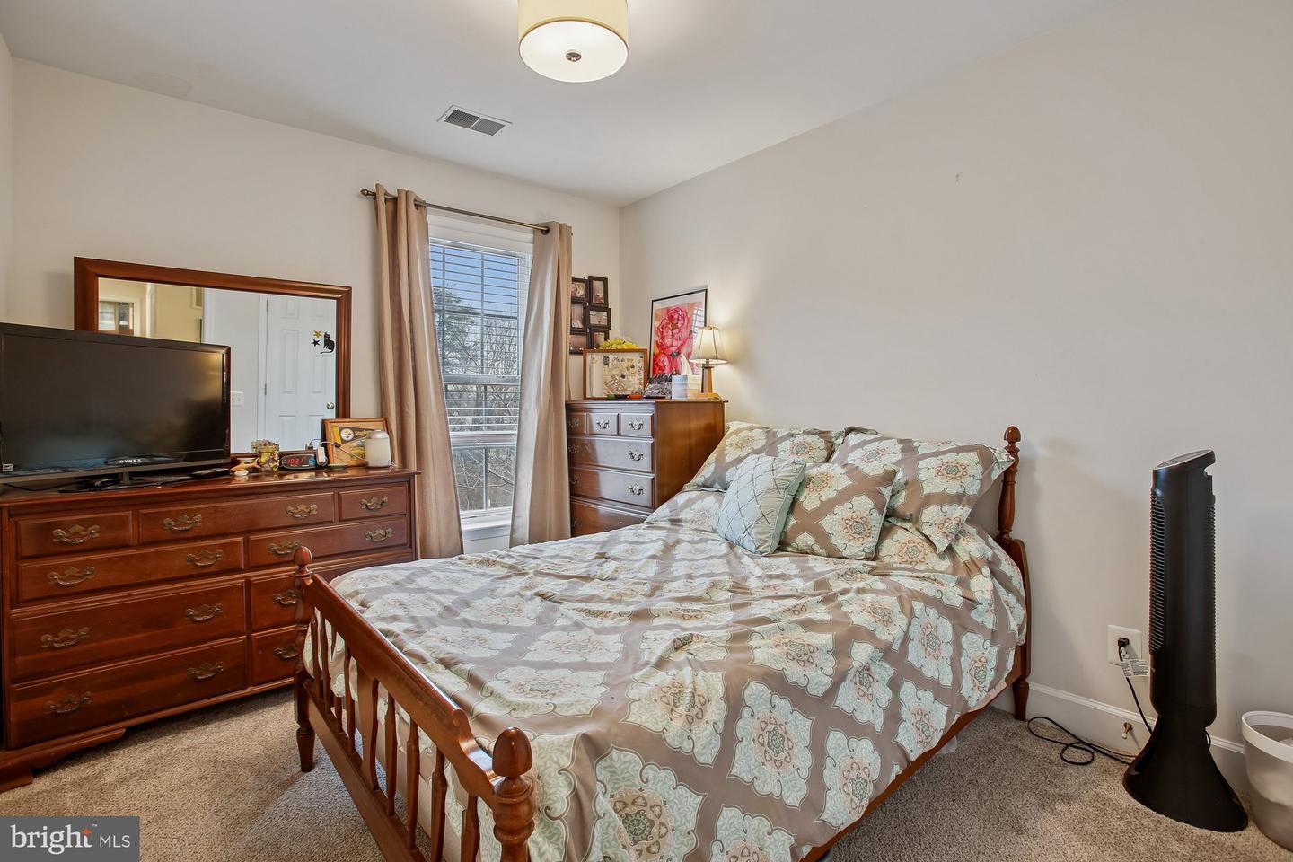 2411 HUNTINGTON PARK DR, ALEXANDRIA, Virginia 22303, 4 Bedrooms Bedrooms, ,3 BathroomsBathrooms,Residential,For sale,2411 HUNTINGTON PARK DR,VAFX2289172 MLS # VAFX2289172