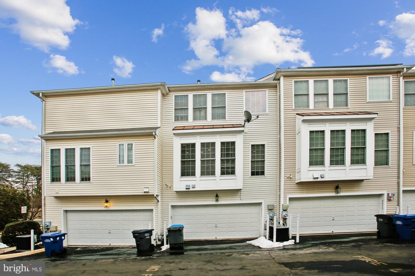 2411 HUNTINGTON PARK DR, ALEXANDRIA, Virginia 22303, 4 Bedrooms Bedrooms, ,3 BathroomsBathrooms,Residential,For sale,2411 HUNTINGTON PARK DR,VAFX2289172 MLS # VAFX2289172