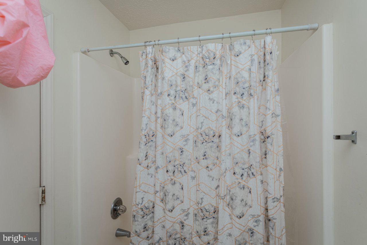 860 VINE ST, HARRISONBURG, Virginia 22802, 2 Bedrooms Bedrooms, ,1 BathroomBathrooms,Residential,For sale,860 VINE ST,VAHC2000548 MLS # VAHC2000548