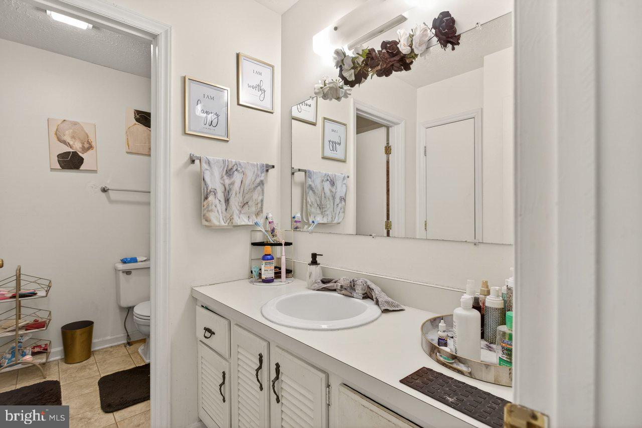 860 VINE ST, HARRISONBURG, Virginia 22802, 2 Bedrooms Bedrooms, ,1 BathroomBathrooms,Residential,For sale,860 VINE ST,VAHC2000548 MLS # VAHC2000548