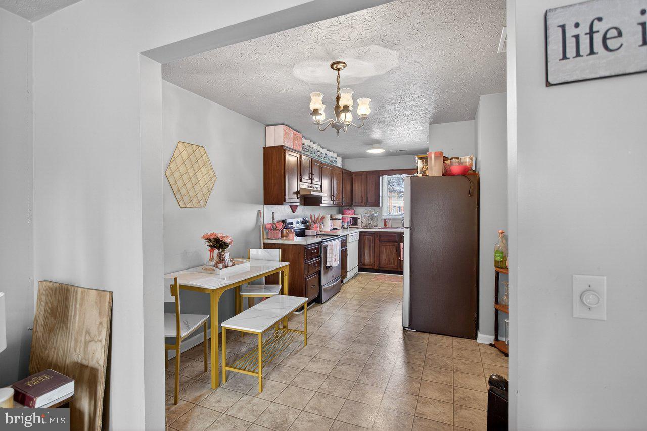 860 VINE ST, HARRISONBURG, Virginia 22802, 2 Bedrooms Bedrooms, ,1 BathroomBathrooms,Residential,For sale,860 VINE ST,VAHC2000548 MLS # VAHC2000548