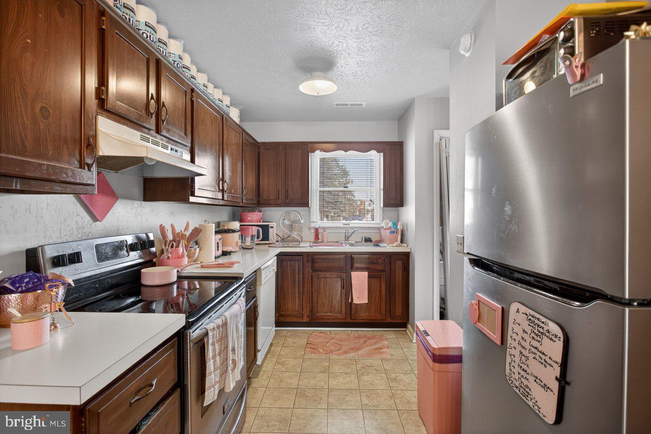 860 VINE ST, HARRISONBURG, Virginia 22802, 2 Bedrooms Bedrooms, ,1 BathroomBathrooms,Residential,For sale,860 VINE ST,VAHC2000548 MLS # VAHC2000548