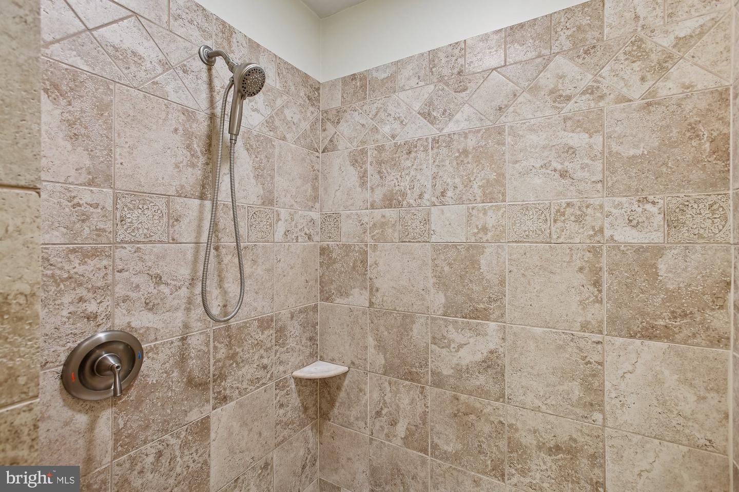 9490 VIRGINIA CENTER BLVD #130, VIENNA, Virginia 22181, 2 Bedrooms Bedrooms, ,2 BathroomsBathrooms,Residential,For sale,9490 VIRGINIA CENTER BLVD #130,VAFX2289354 MLS # VAFX2289354