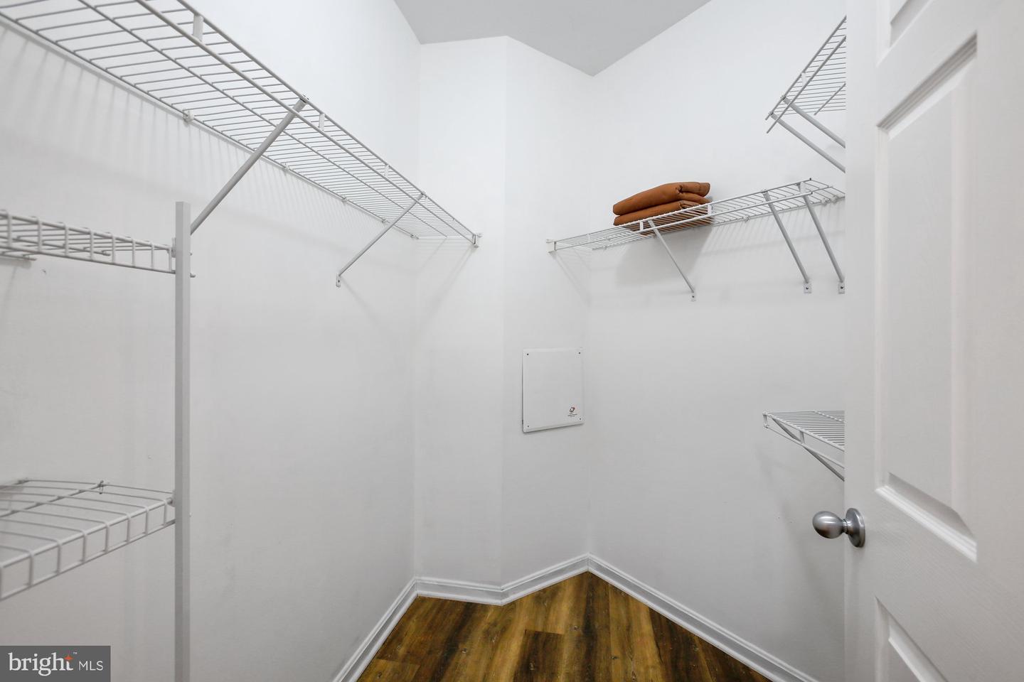 9490 VIRGINIA CENTER BLVD #130, VIENNA, Virginia 22181, 2 Bedrooms Bedrooms, ,2 BathroomsBathrooms,Residential,For sale,9490 VIRGINIA CENTER BLVD #130,VAFX2289354 MLS # VAFX2289354