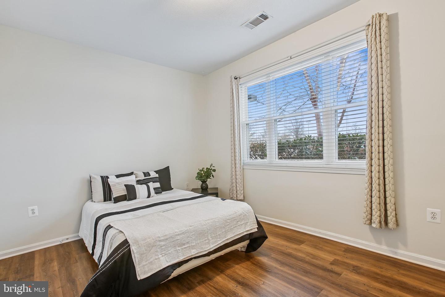 9490 VIRGINIA CENTER BLVD #130, VIENNA, Virginia 22181, 2 Bedrooms Bedrooms, ,2 BathroomsBathrooms,Residential,For sale,9490 VIRGINIA CENTER BLVD #130,VAFX2289354 MLS # VAFX2289354