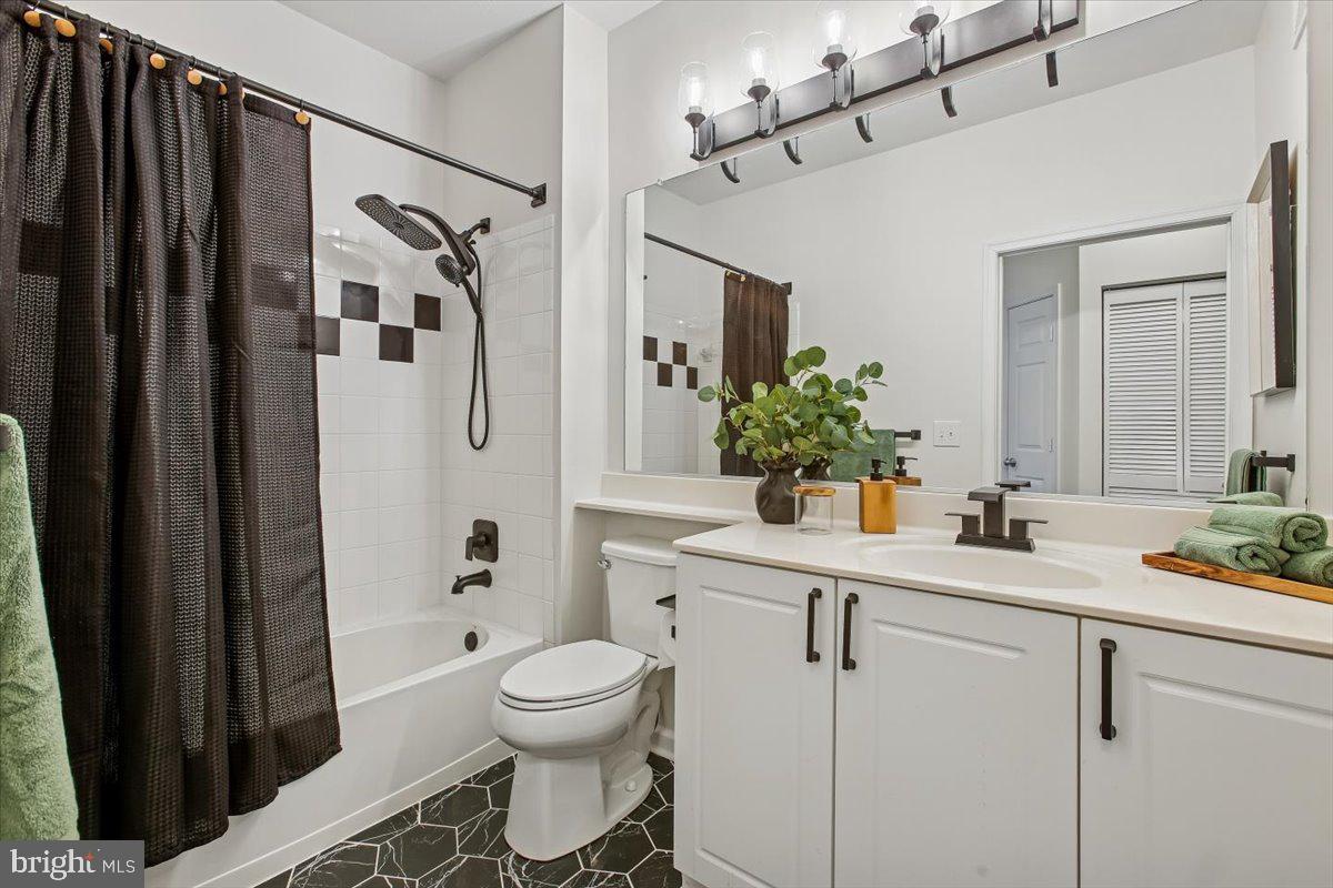 9490 VIRGINIA CENTER BLVD #130, VIENNA, Virginia 22181, 2 Bedrooms Bedrooms, ,2 BathroomsBathrooms,Residential,For sale,9490 VIRGINIA CENTER BLVD #130,VAFX2289354 MLS # VAFX2289354