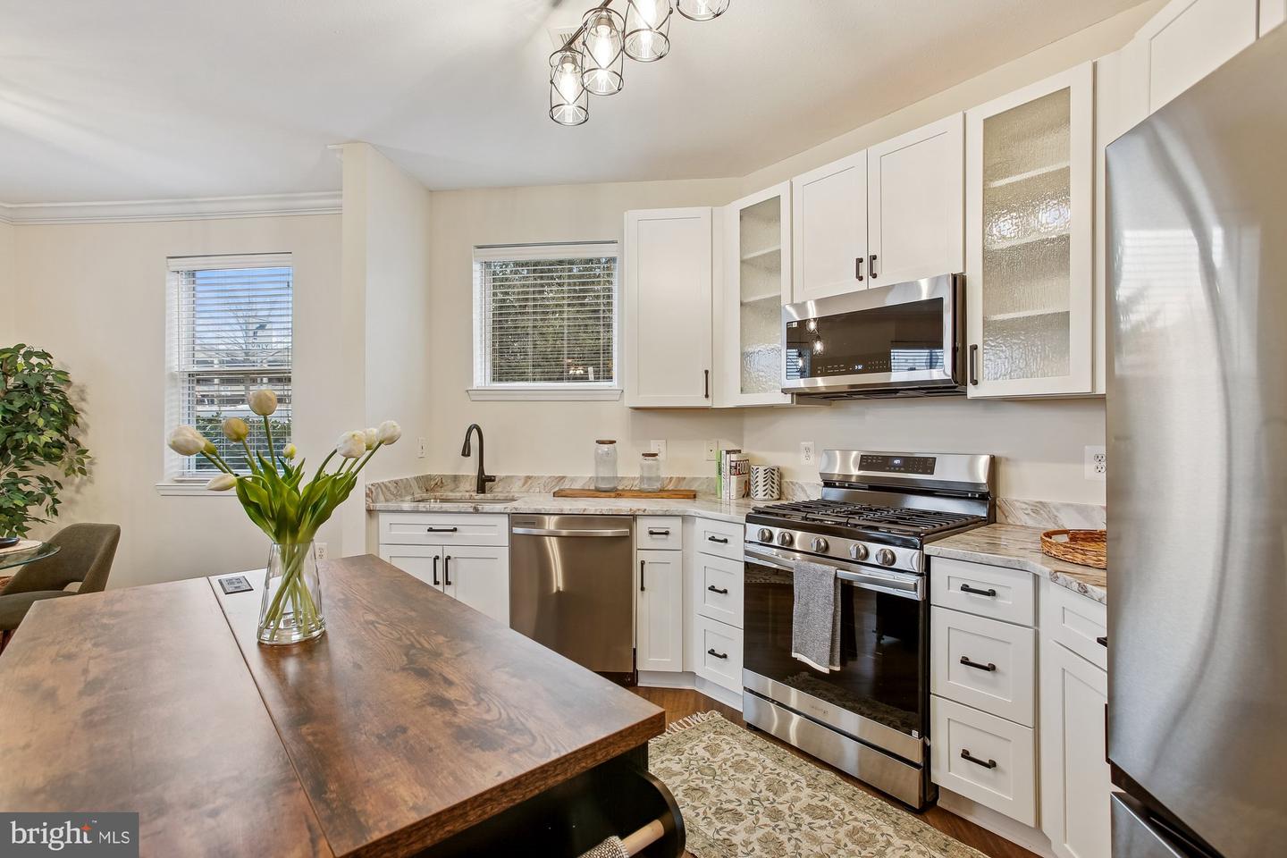 9490 VIRGINIA CENTER BLVD #130, VIENNA, Virginia 22181, 2 Bedrooms Bedrooms, ,2 BathroomsBathrooms,Residential,For sale,9490 VIRGINIA CENTER BLVD #130,VAFX2289354 MLS # VAFX2289354