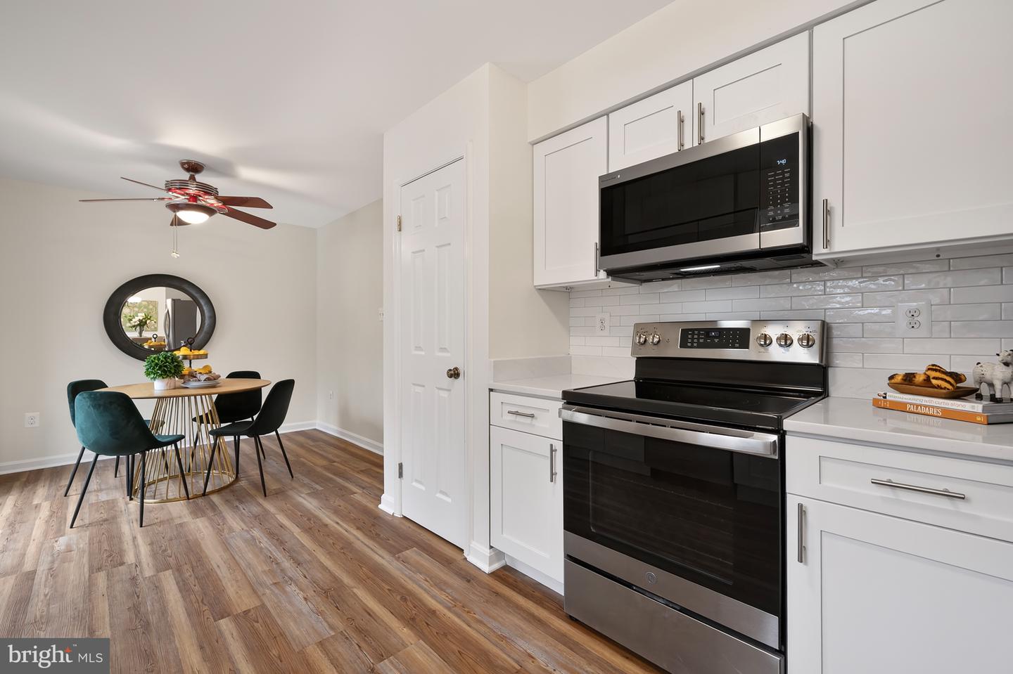 4346 SILAS HUTCHINSON DR, CHANTILLY, Virginia 20151, 4 Bedrooms Bedrooms, ,2 BathroomsBathrooms,Residential,For sale,4346 SILAS HUTCHINSON DR,VAFX2289386 MLS # VAFX2289386