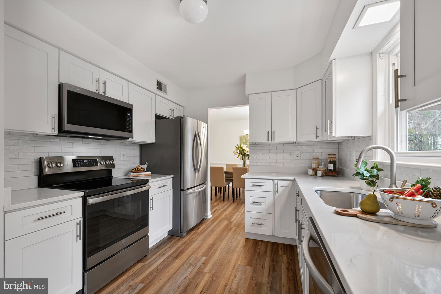 4346 SILAS HUTCHINSON DR, CHANTILLY, Virginia 20151, 4 Bedrooms Bedrooms, ,2 BathroomsBathrooms,Residential,For sale,4346 SILAS HUTCHINSON DR,VAFX2289386 MLS # VAFX2289386