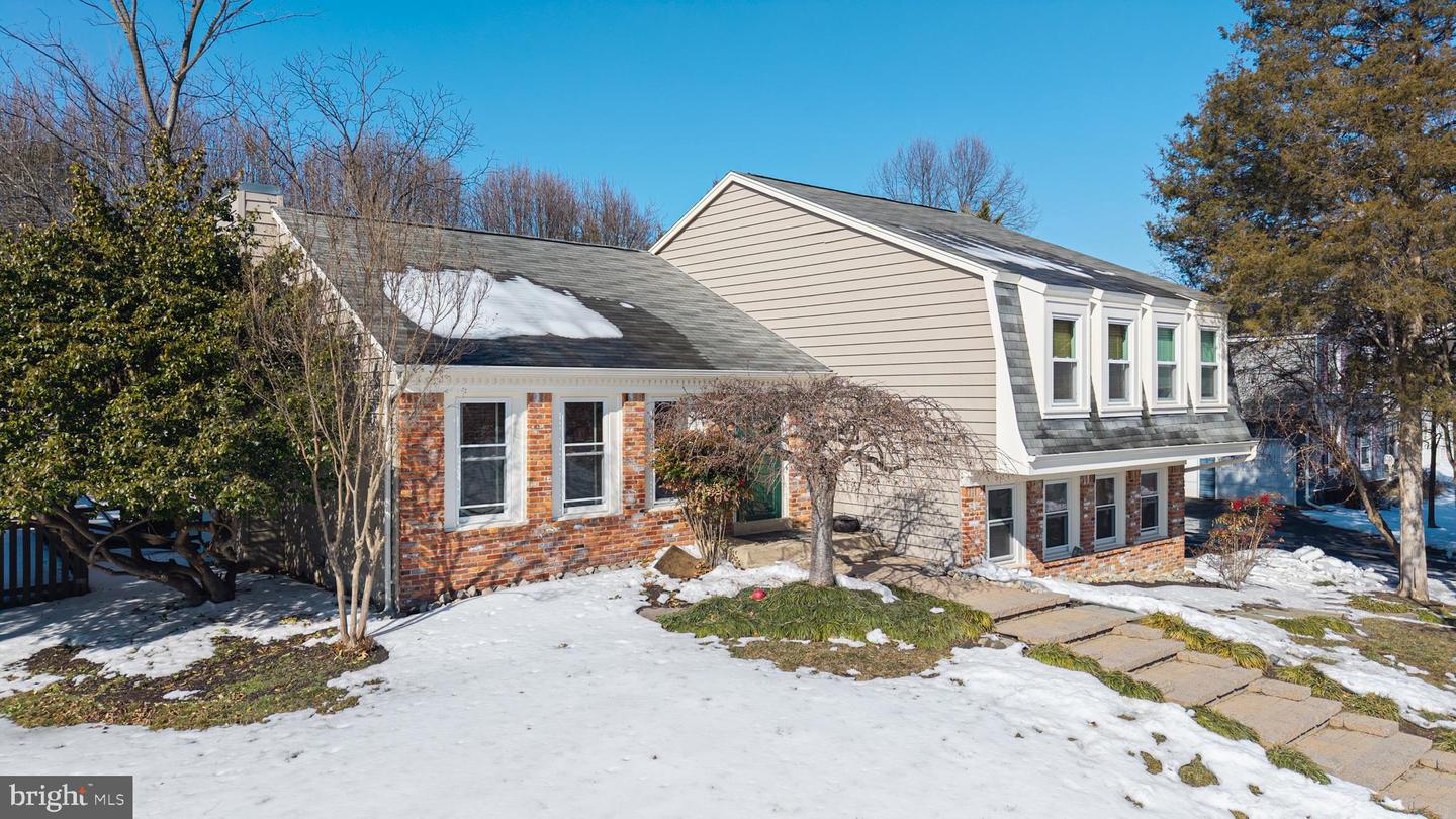 4346 SILAS HUTCHINSON DR, CHANTILLY, Virginia 20151, 4 Bedrooms Bedrooms, ,2 BathroomsBathrooms,Residential,For sale,4346 SILAS HUTCHINSON DR,VAFX2289386 MLS # VAFX2289386