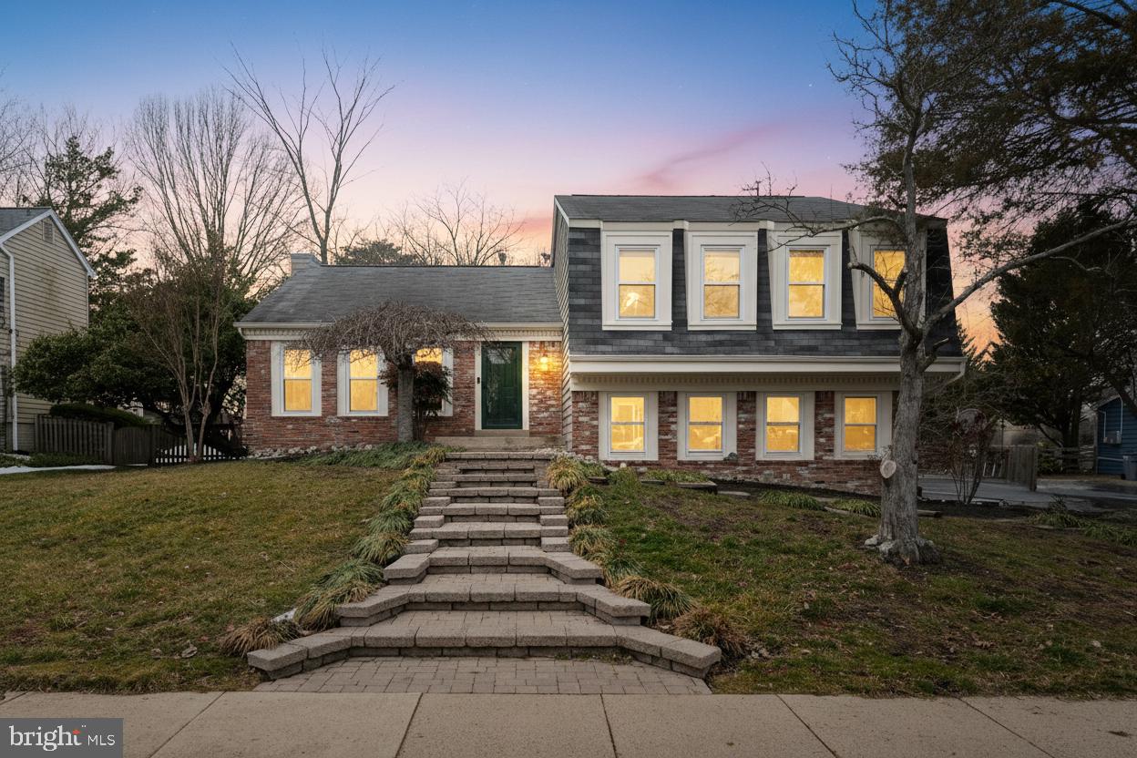 4346 SILAS HUTCHINSON DR, CHANTILLY, Virginia 20151, 4 Bedrooms Bedrooms, ,2 BathroomsBathrooms,Residential,For sale,4346 SILAS HUTCHINSON DR,VAFX2289386 MLS # VAFX2289386