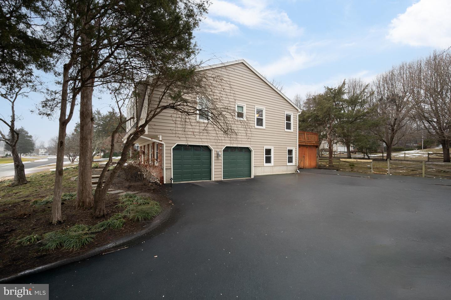 4346 SILAS HUTCHINSON DR, CHANTILLY, Virginia 20151, 4 Bedrooms Bedrooms, ,2 BathroomsBathrooms,Residential,For sale,4346 SILAS HUTCHINSON DR,VAFX2289386 MLS # VAFX2289386