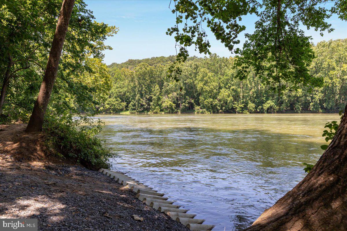 79 BENTONVILLE RD, BENTONVILLE, Virginia 22610, 3 Bedrooms Bedrooms, ,2 BathroomsBathrooms,Residential,For sale,79 BENTONVILLE RD,VAWR2013348 MLS # VAWR2013348