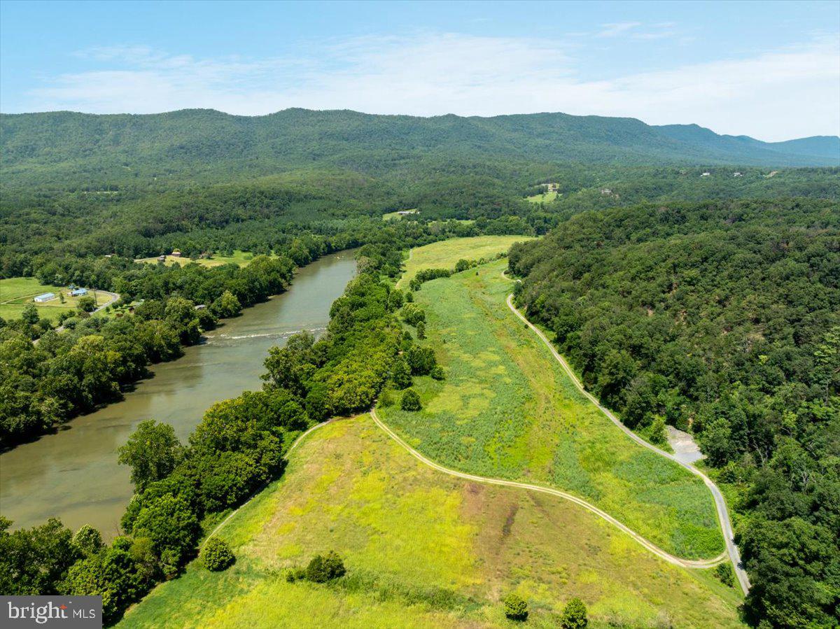 79 BENTONVILLE RD, BENTONVILLE, Virginia 22610, 3 Bedrooms Bedrooms, ,2 BathroomsBathrooms,Residential,For sale,79 BENTONVILLE RD,VAWR2013348 MLS # VAWR2013348