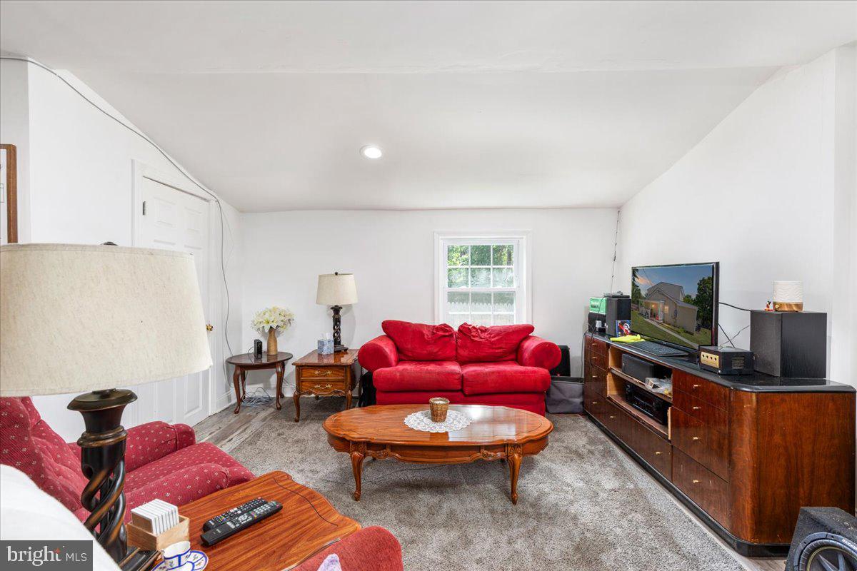 79 BENTONVILLE RD, BENTONVILLE, Virginia 22610, 3 Bedrooms Bedrooms, ,2 BathroomsBathrooms,Residential,For sale,79 BENTONVILLE RD,VAWR2013348 MLS # VAWR2013348